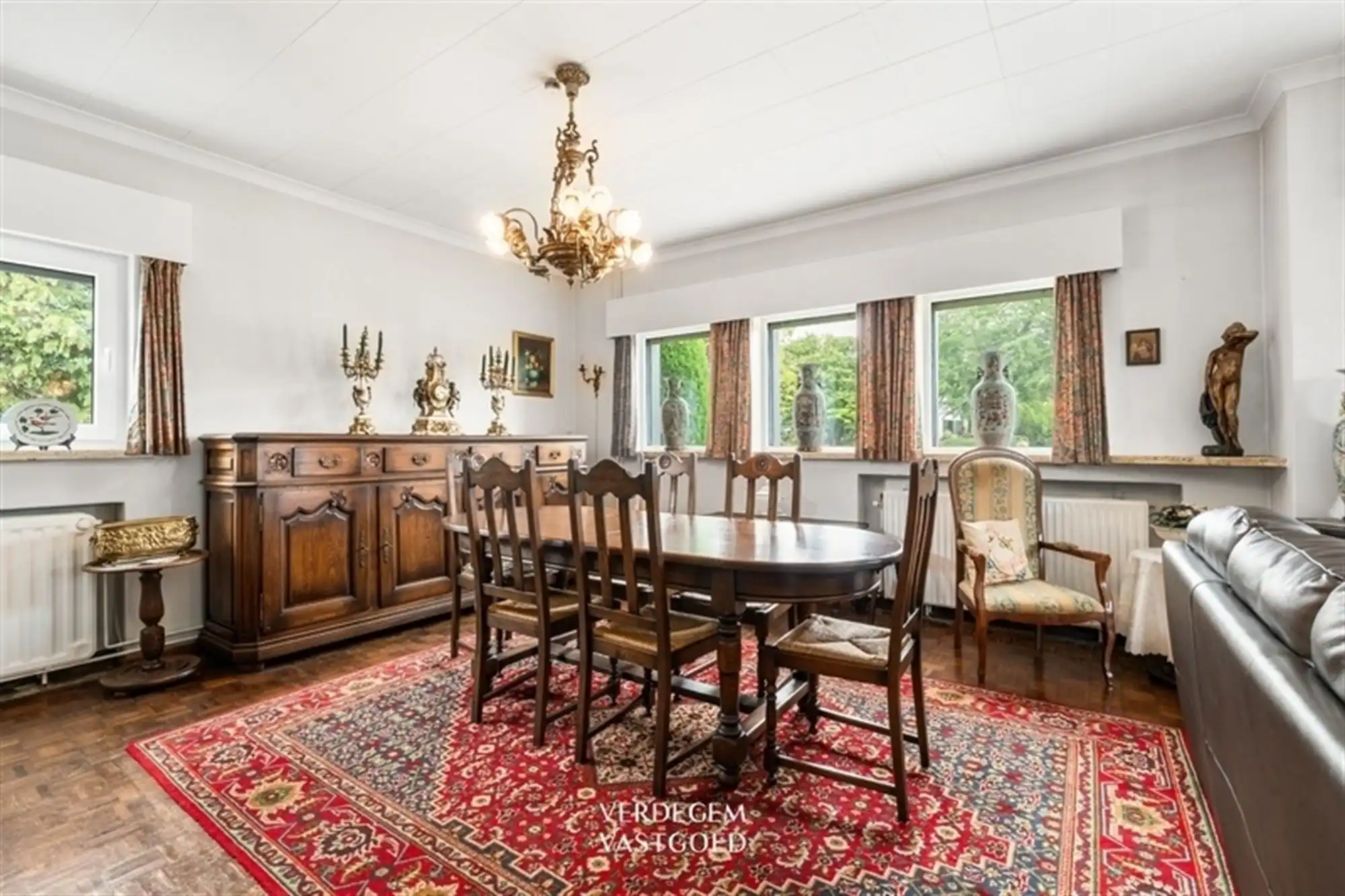 Fijne bungalow op toplocatie met 3 slaapkamers, grote tuin en garage foto 10
