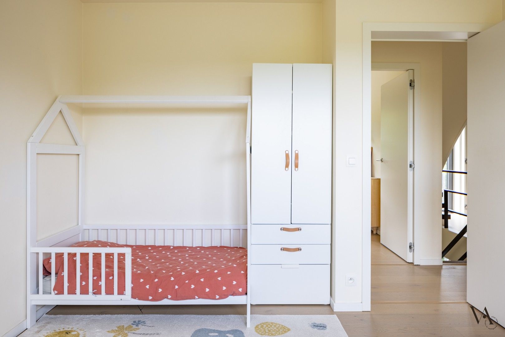 Moderne en recente gezinswoning in doodlopende straat foto 6