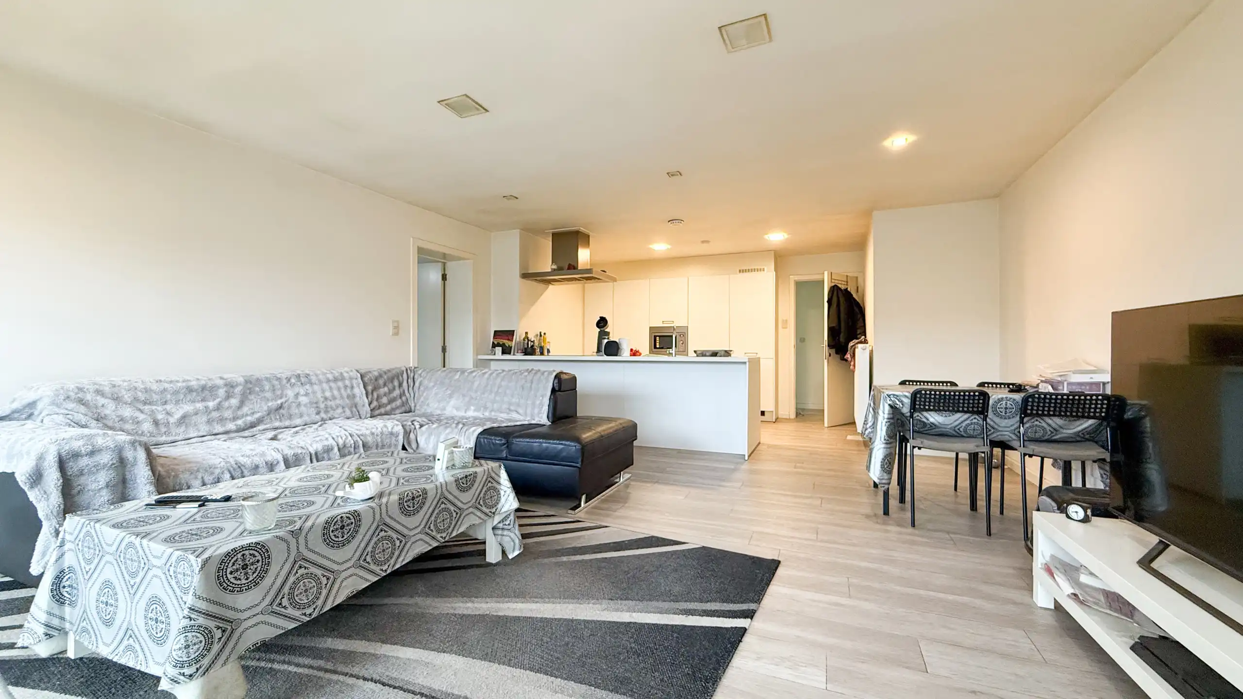 Instapklaar 2 slpk app. op 1ste verdieping HZ foto 2