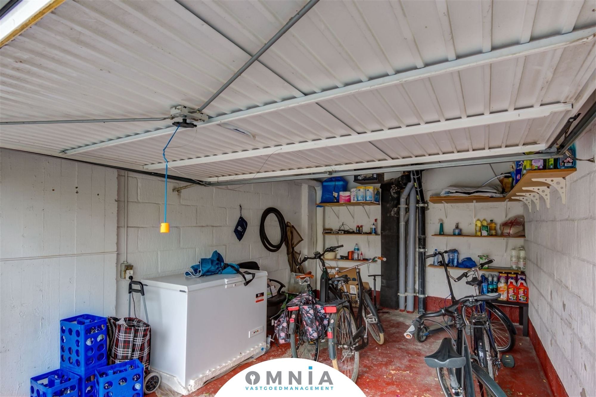 Garagebox met sectionaalpoort foto 4