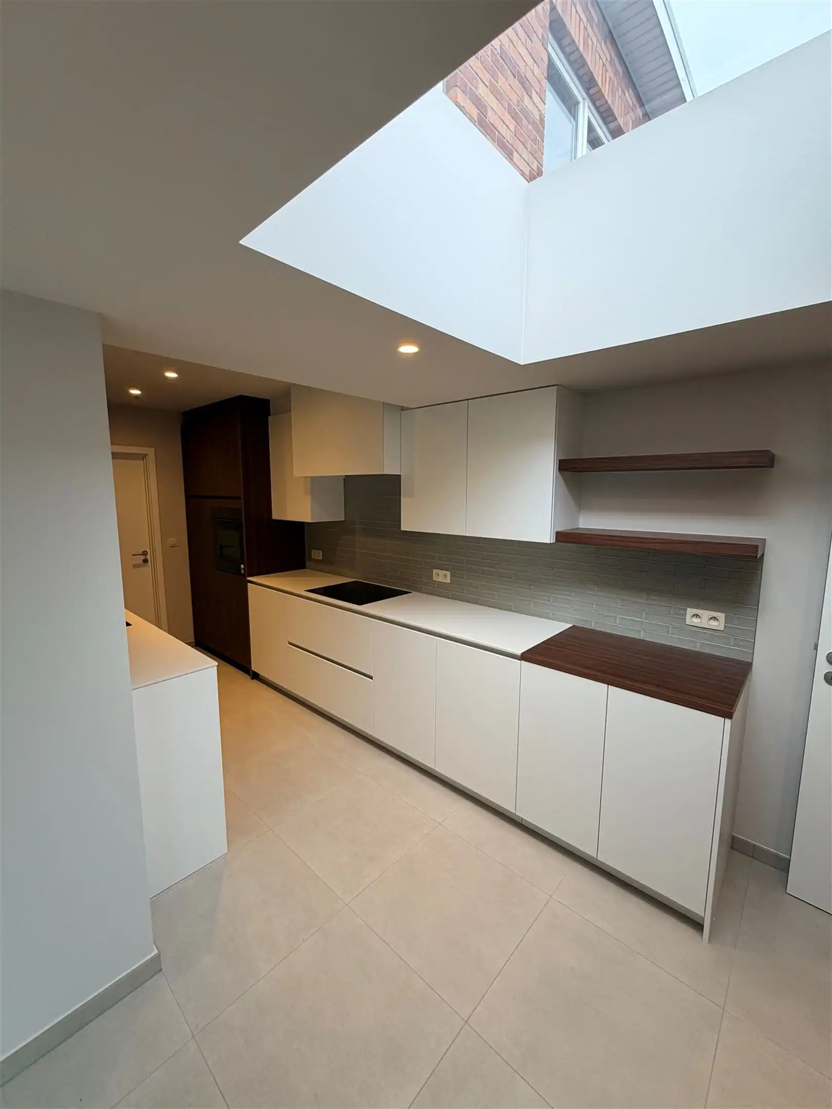 Woning in nieuwstaat, 3 slaapkamers, met tuin en garage foto 5