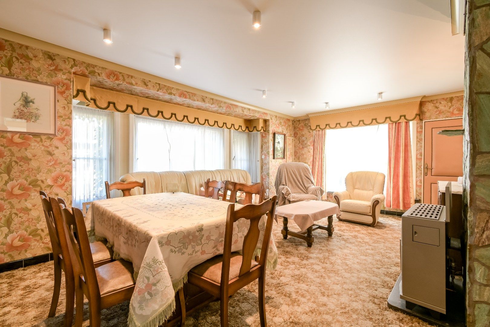 Welkom in deze charmante woning in Torhout! foto 4