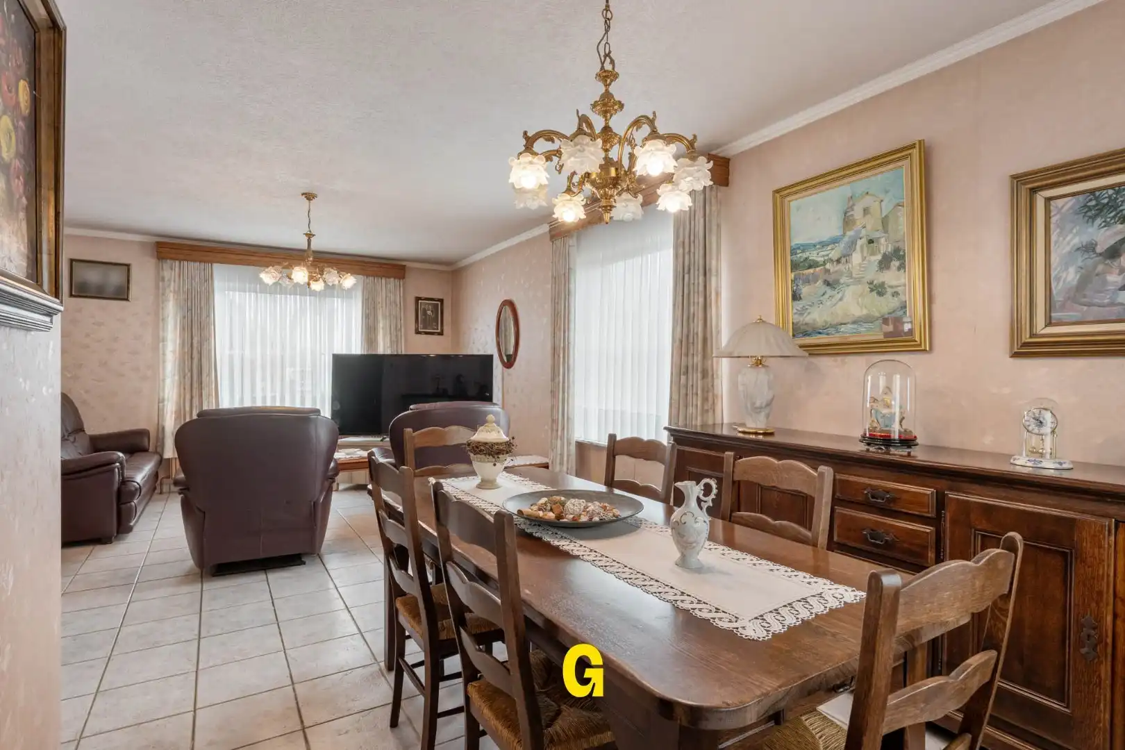 Te renoveren doch verzorgde halfopen woning met vier slaapkamers op 6a 43ca foto 7