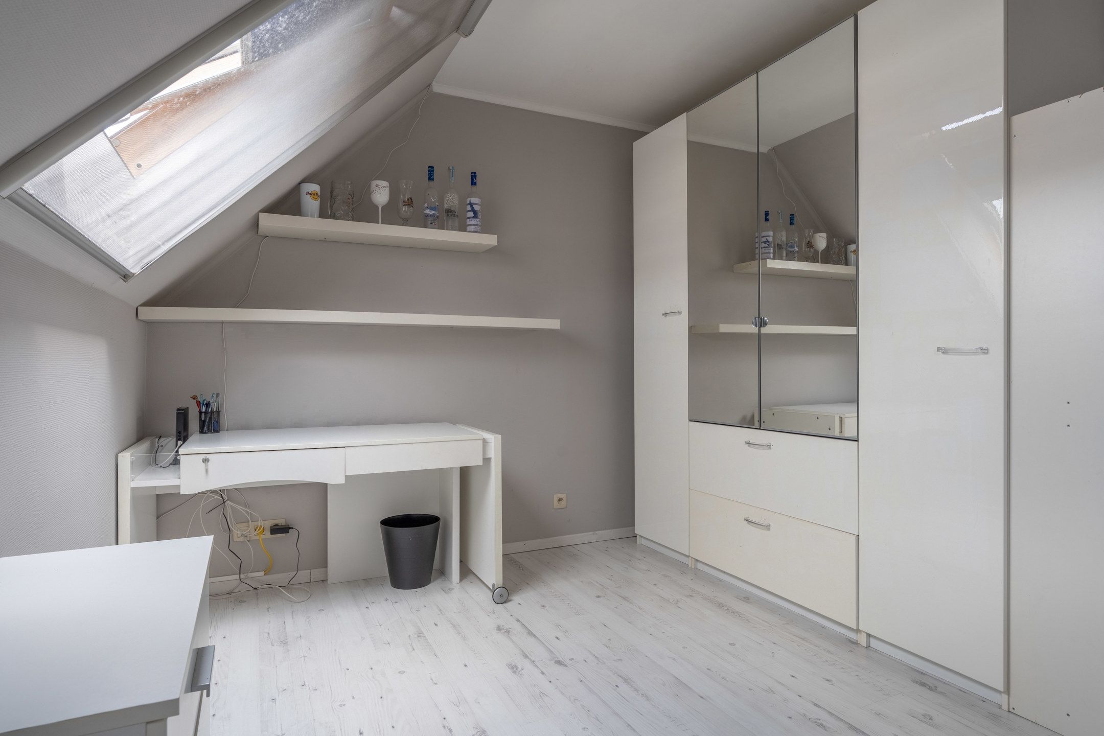 Instapklare woning met 3 grote slpks en garage foto 27
