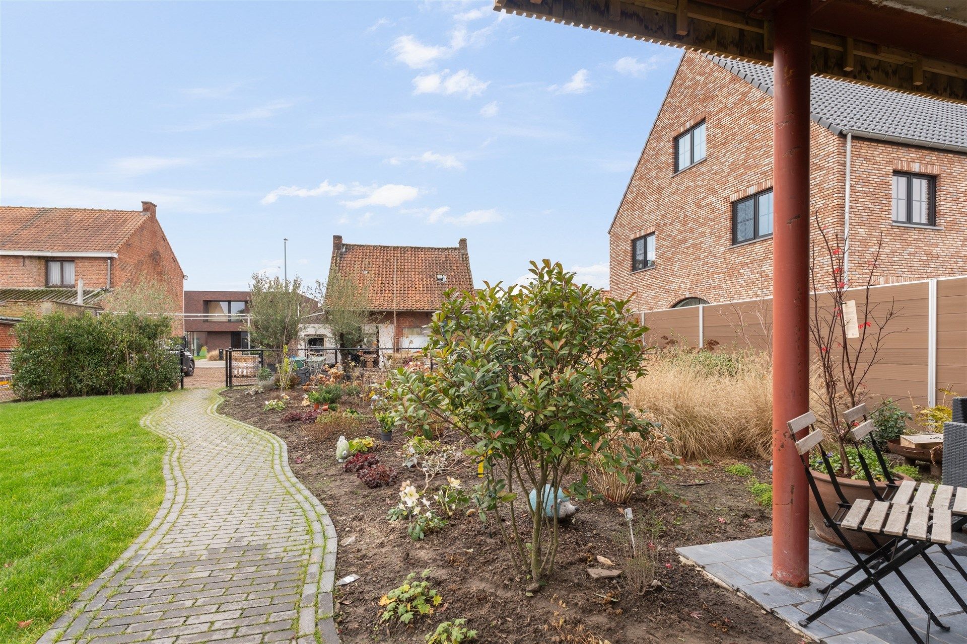 Prachtig perceel grond van 2.221m² met nieuw bijgebouw. foto 18