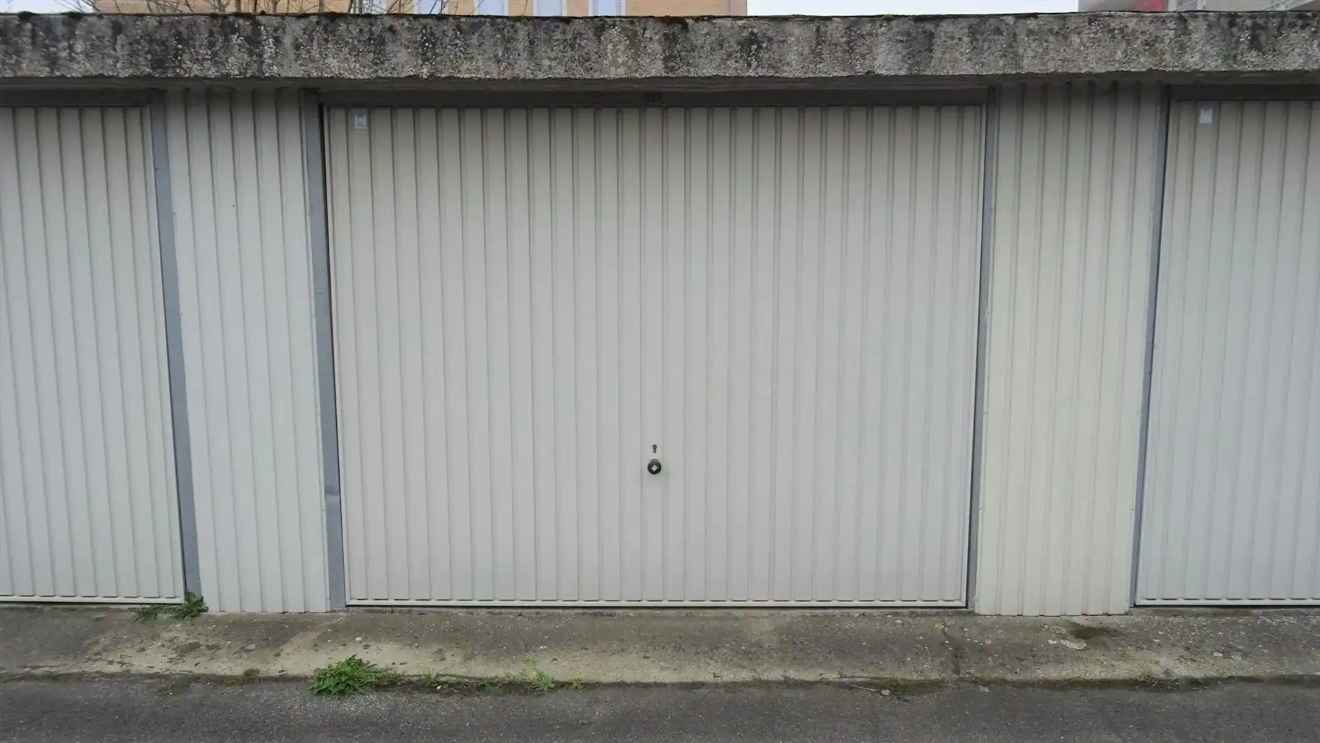 Zeer goed gelegen appartement met 2 slpks, terras en garage foto 9