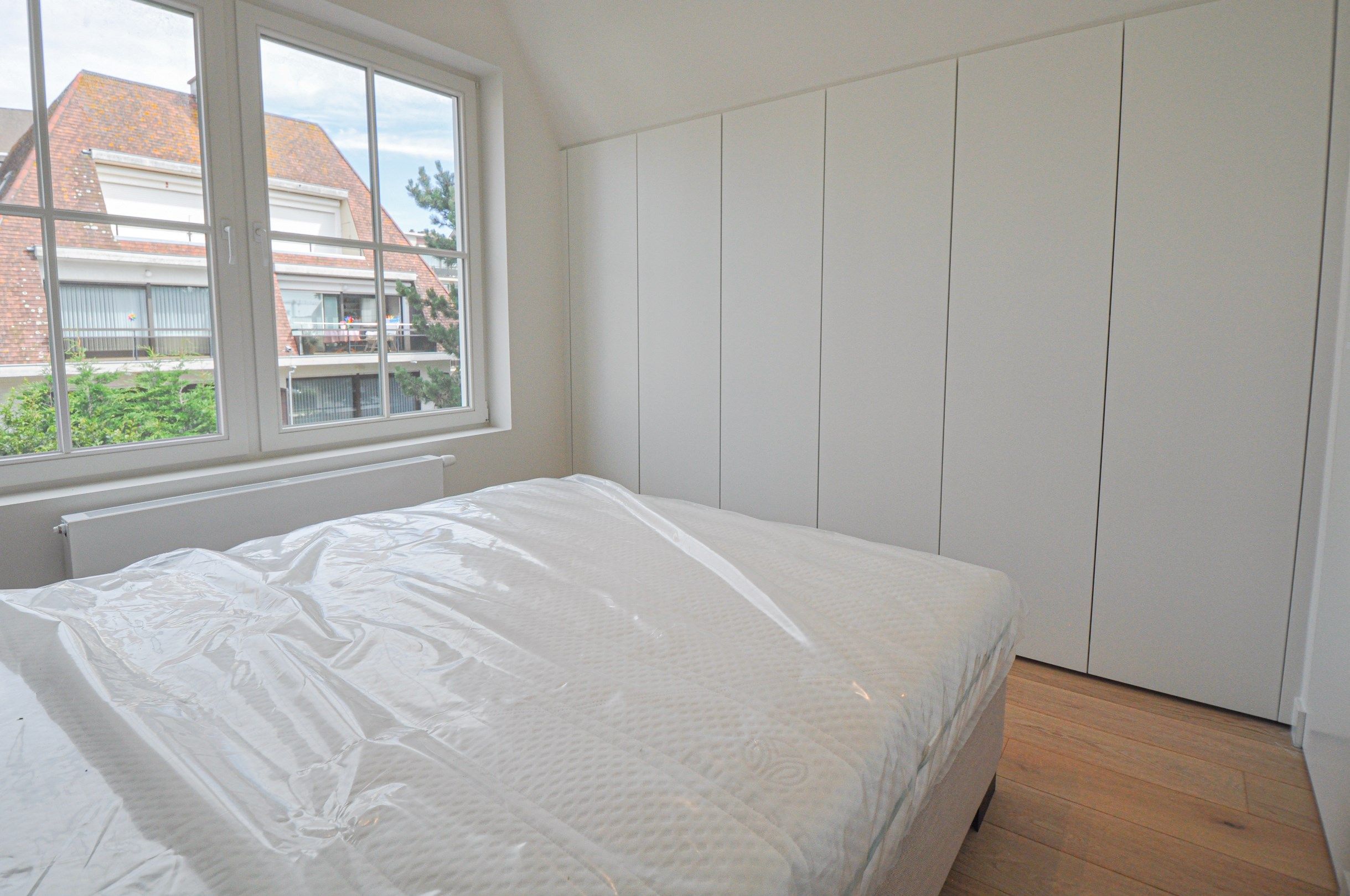 Volledig gerenoveerd appartement met ruime zonneterrassen. foto 18