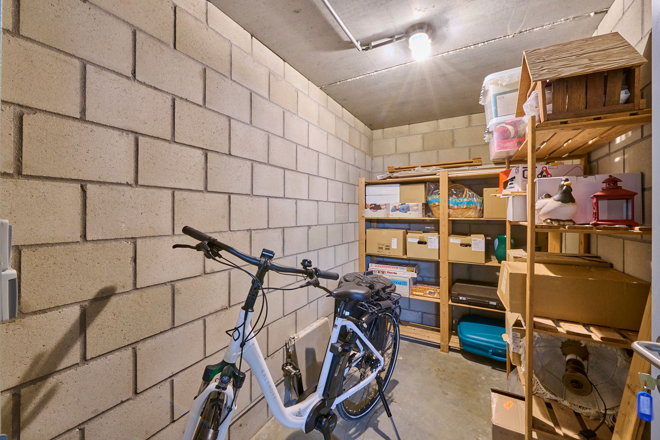 Energiezuinig, recent 2 slpk appartement + parking + berging foto 13