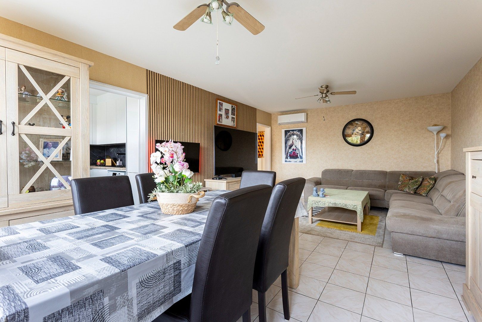 Energiezuinig gerenoveerd 2-slaapkamer appartement (2v) met terras!  foto 5