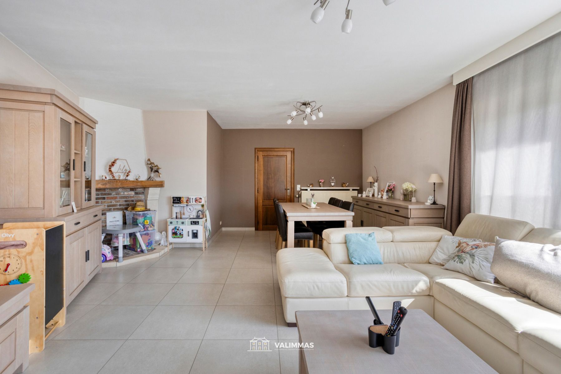 Instapklare & comfortabele driegevelwoning mt garage en tuin foto 10