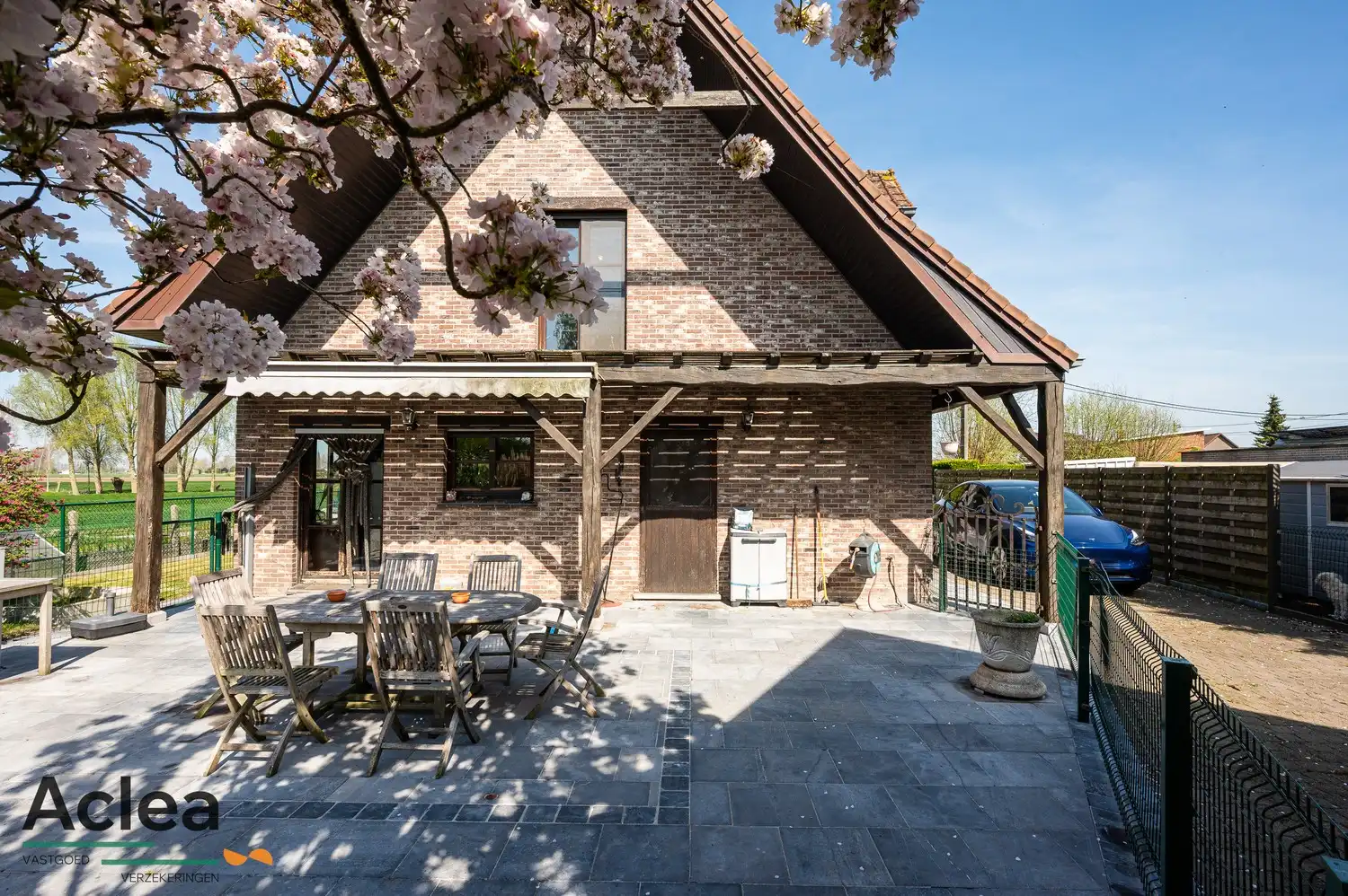 Rustig gelegen villa in landelijke stijl, omgeven door groen en natuur foto 15