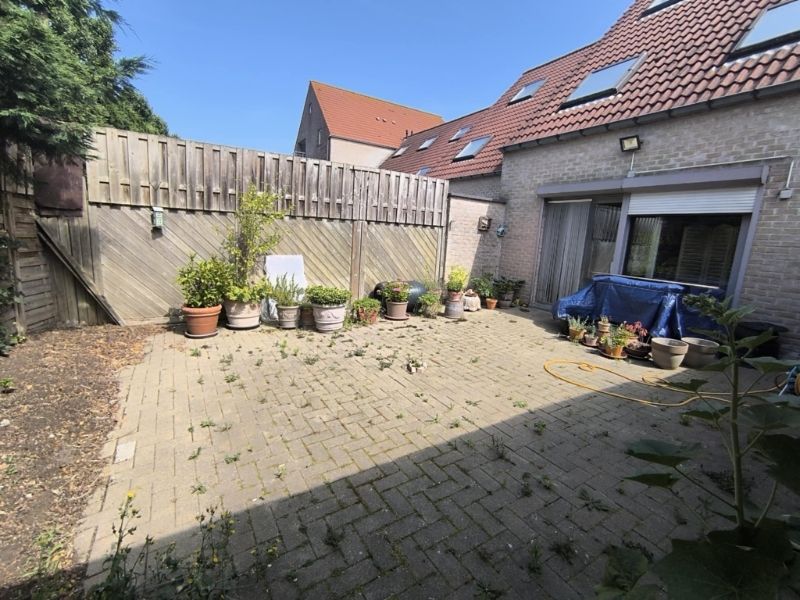 Intapklare woning met dubbele garage foto 20