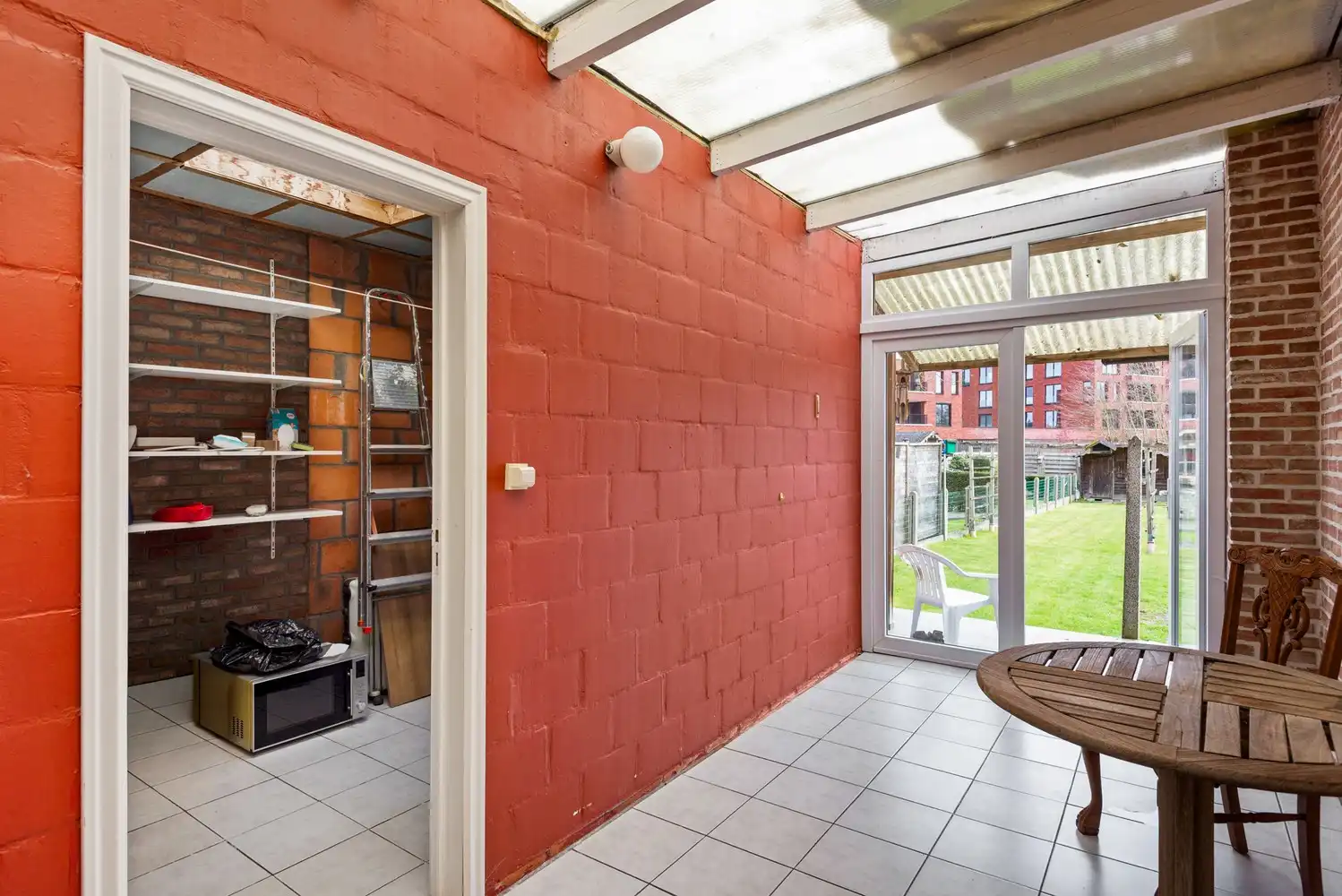 Te renoveren woning met 3 slaapkamers, veel potentieel en een groene tuin in Lier! foto 11