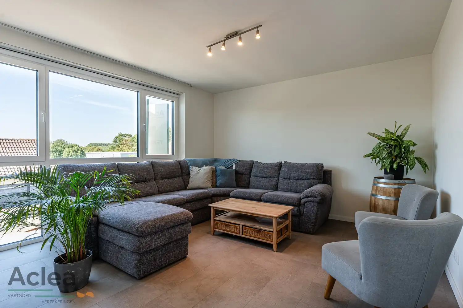 Modern appartement met ruim terras én garage in Sint-Jan-in-Eremo foto 10