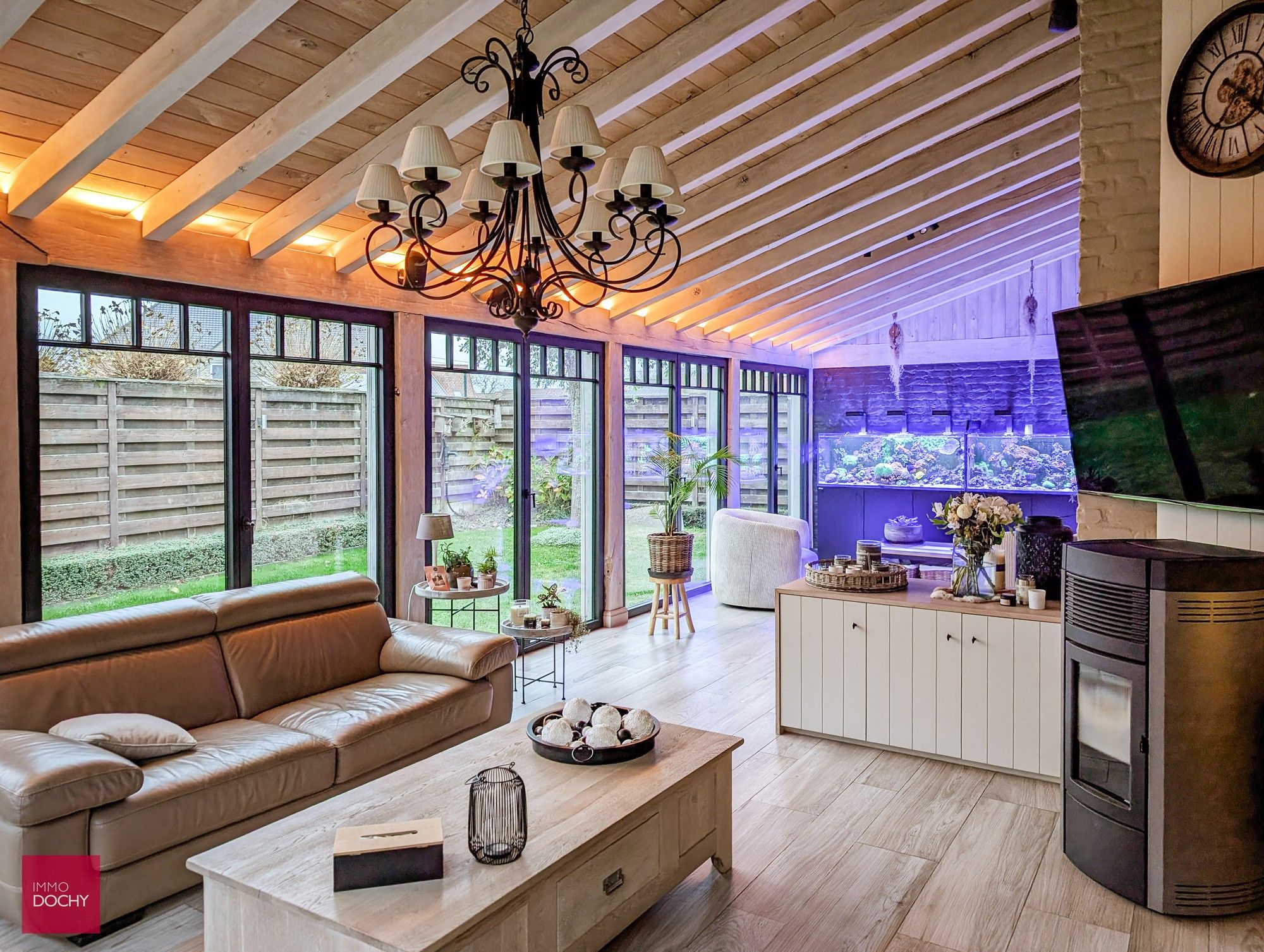 Instapklare sterk gebouwde villa met zicht op oude Leiearm | Heuvelhoekstraat foto 13