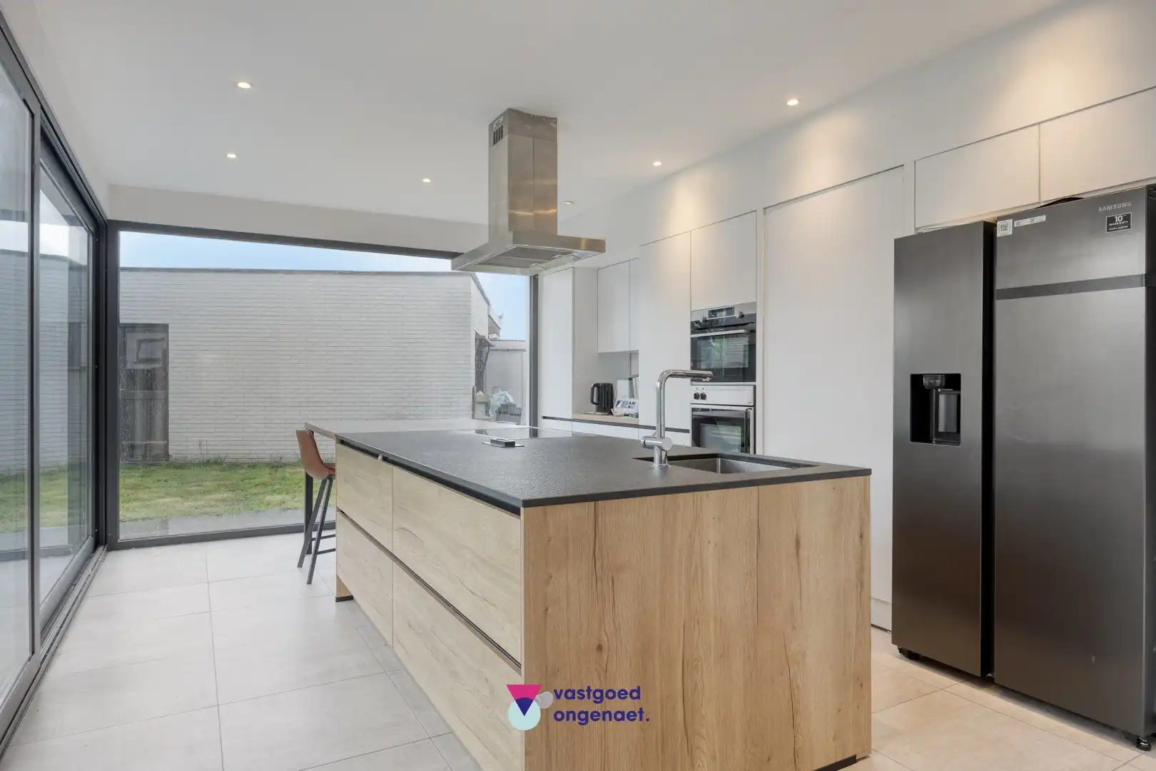 Instapklare, gerenoveerde open bebouwing op toplocatie in Oostakker foto 5