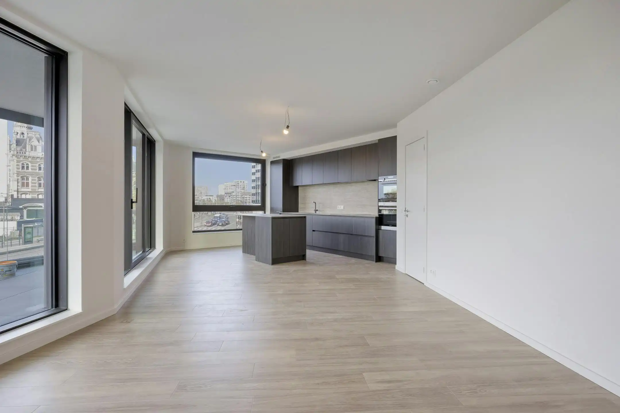 A0101 Rivert nieuwbouwappartement te Antwerpen foto {{pictureIndex}}