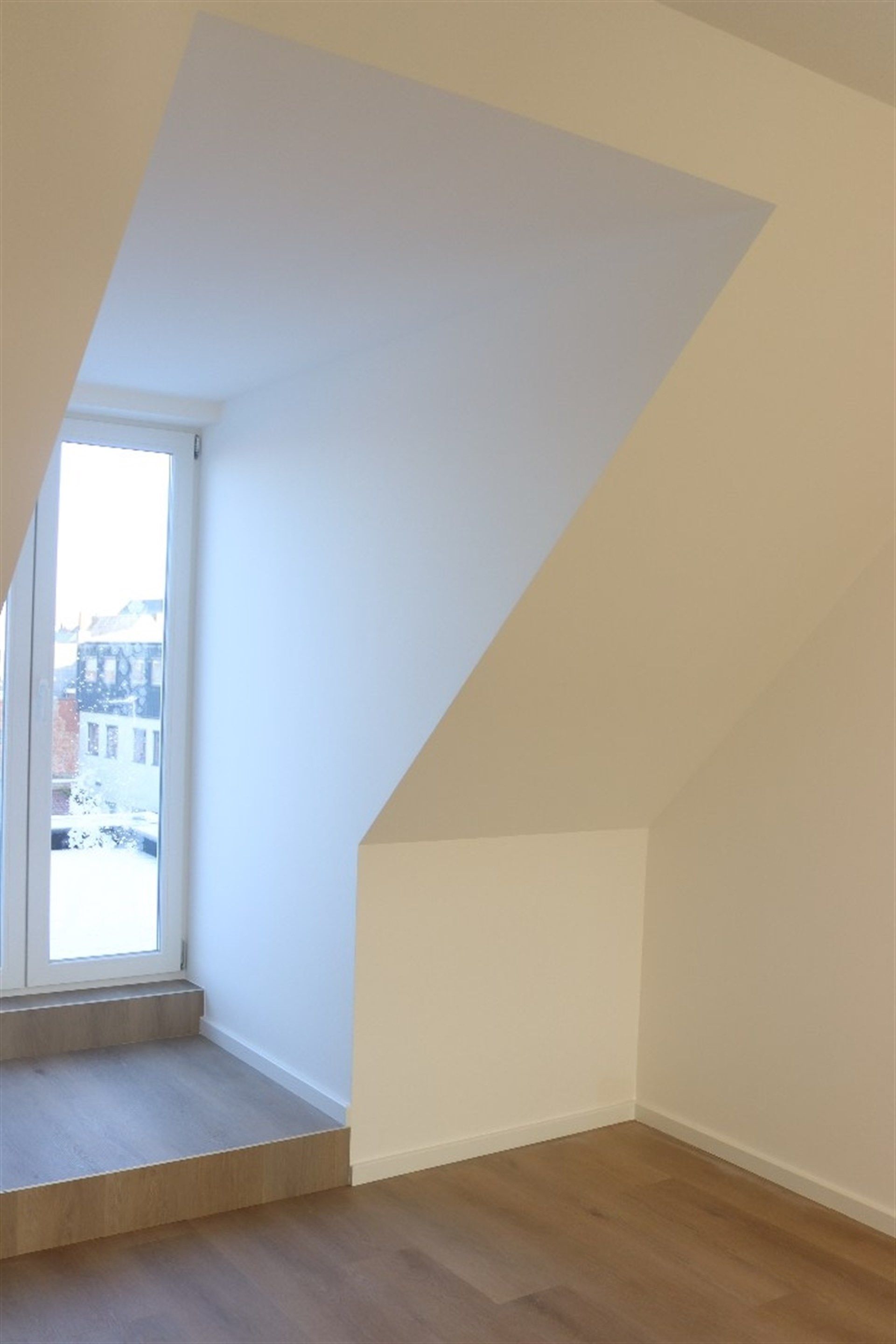 Gunstig gelegen energiezuinig dakappartement met 1 slaapkamer. foto 3