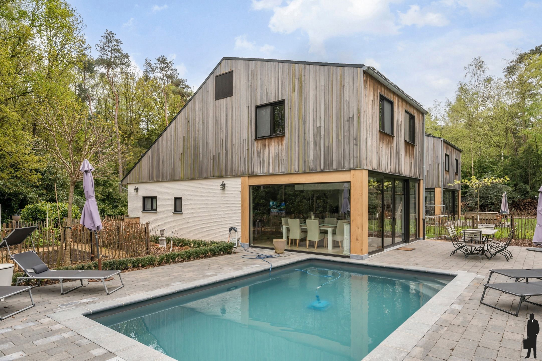 Volledige gerenoveerde villa te koop foto 38
