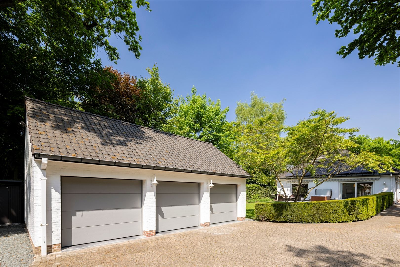 Ruime villa op 1.150 m² in gegeerde woonwijk Vriesdonk foto 7