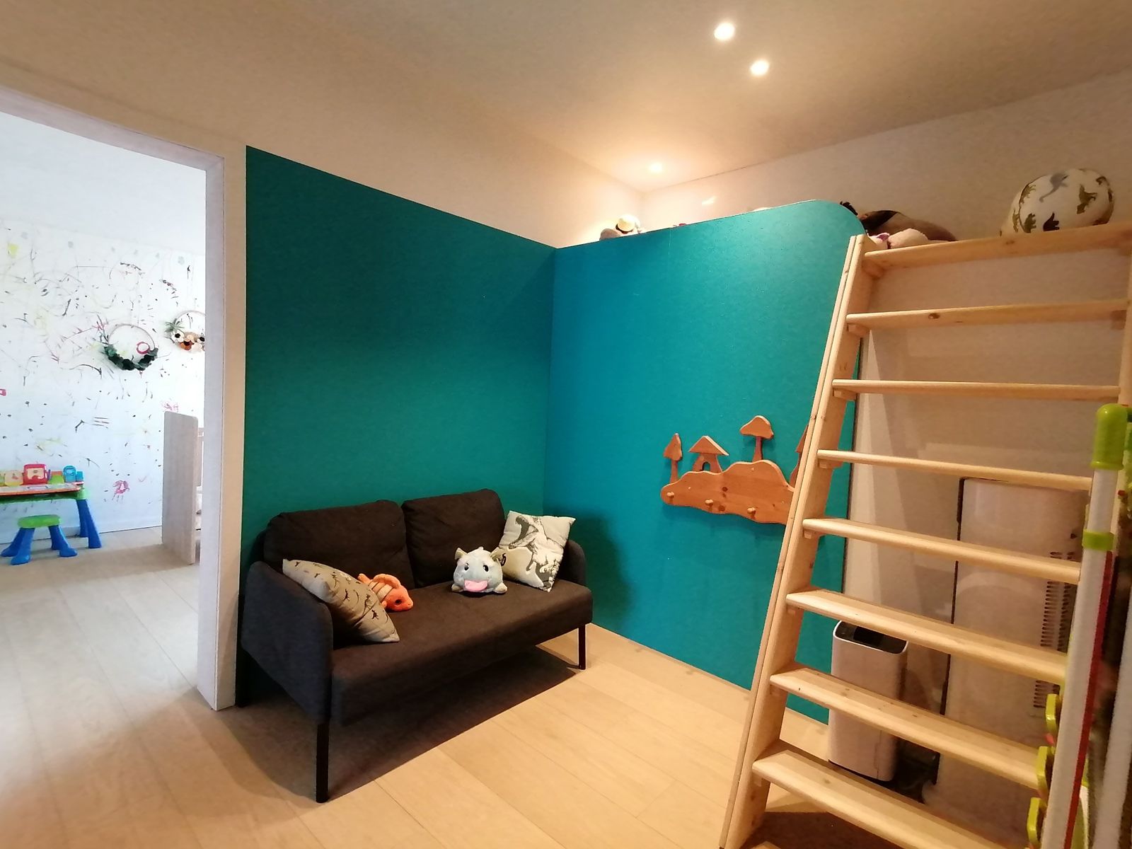 Gebouw bestaande uit handelspand - Woning en studio. foto 12