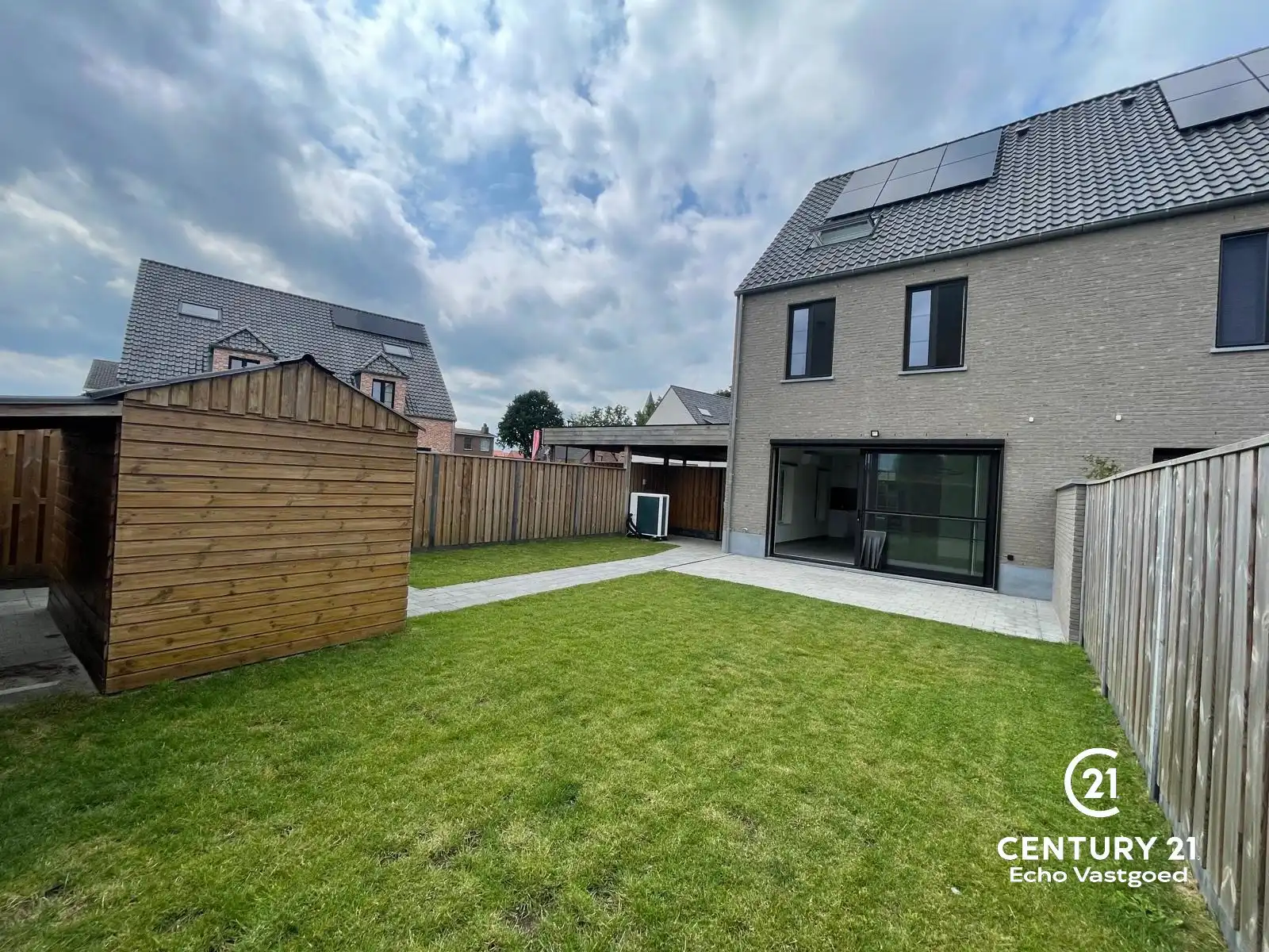 Instapklare ruime woning in een rustige nieuwe verkaveling. foto 10