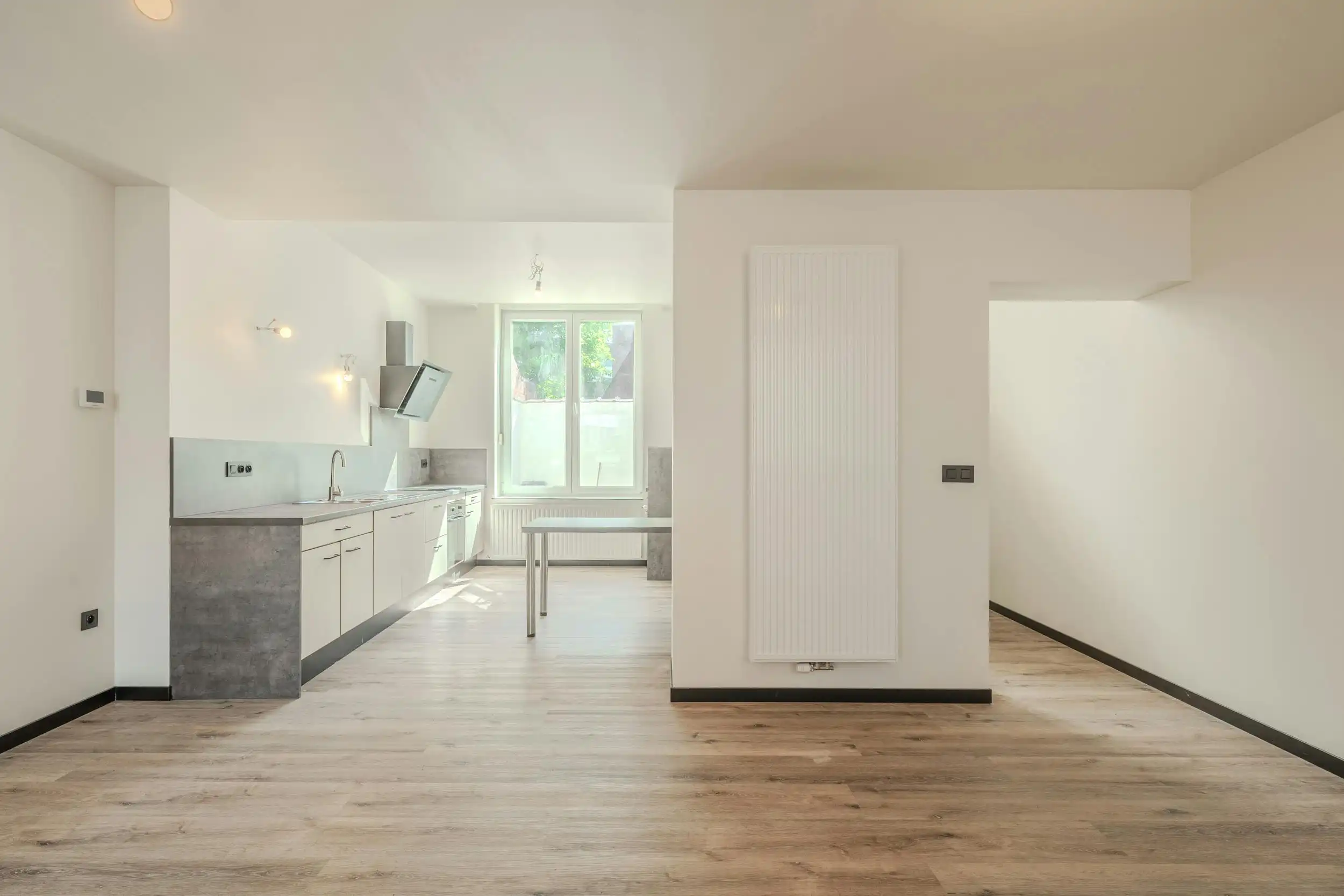 Totaal gerenoveerd huis te koop in hartje Ieper foto 7