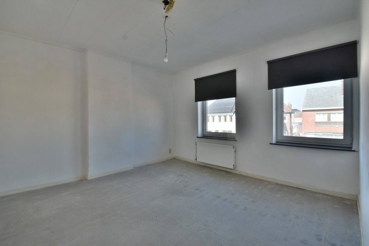 Ruime gerenoveerde woning met maar liefst 7 slaapkamers en handelsmogelijkheden op een gunstige locatie nabij Maastricht foto 17