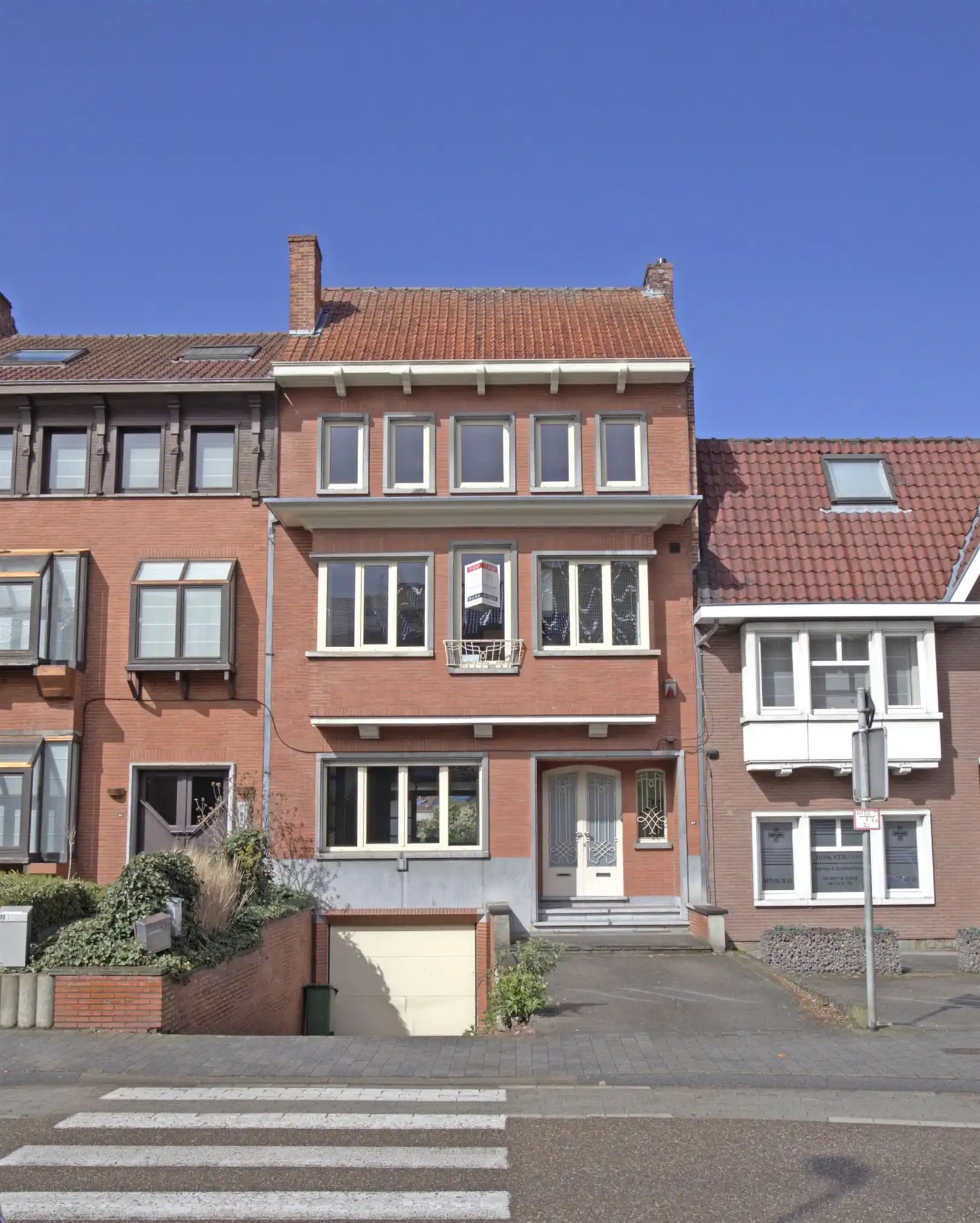 Op te frissen stadswoning op wandelafstand van de stad foto {{pictureIndex}}