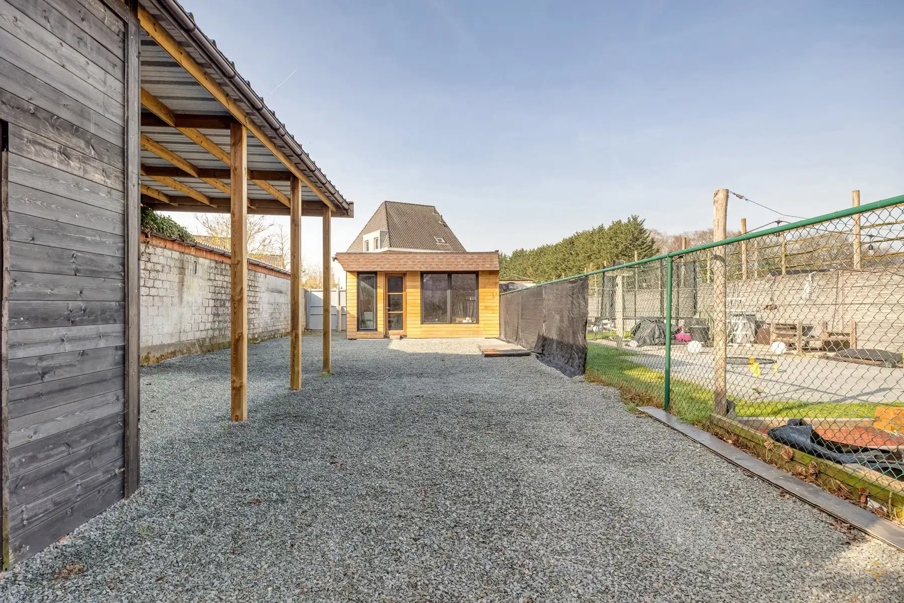 Perceel met opslagmogelijkheden te Berlare  foto {{pictureIndex}}