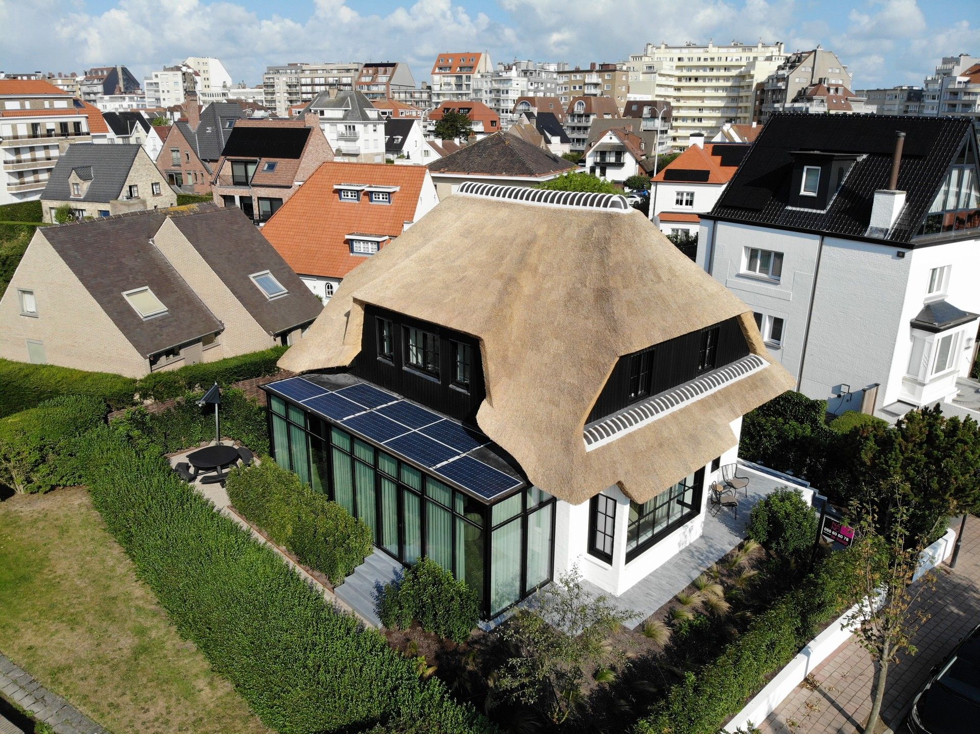 Luxueus gerenoveerde villa op toplocatie op 100m van het strand foto 7