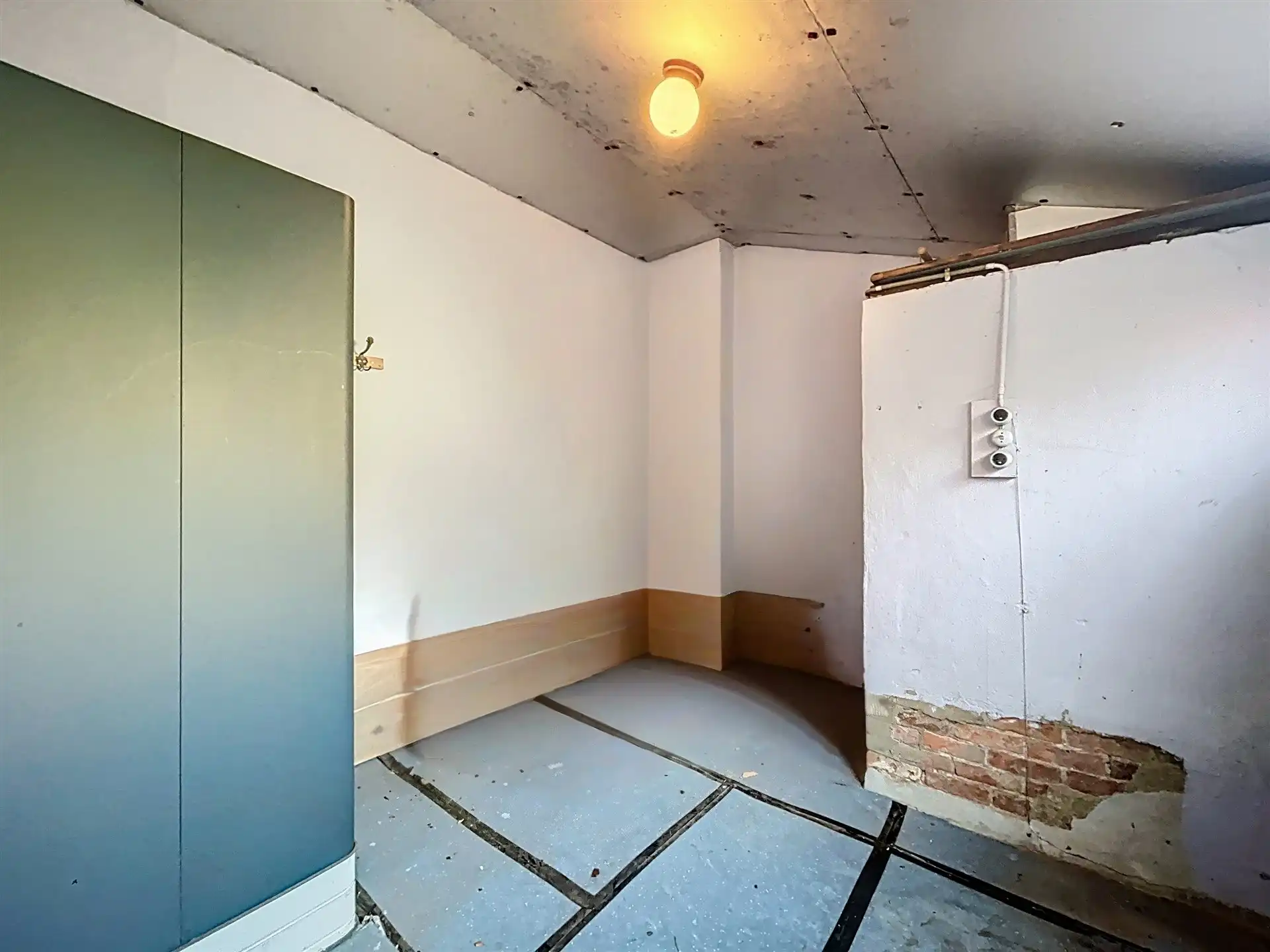  te renoveren woning met garage en tuin in rustige straat. foto 11