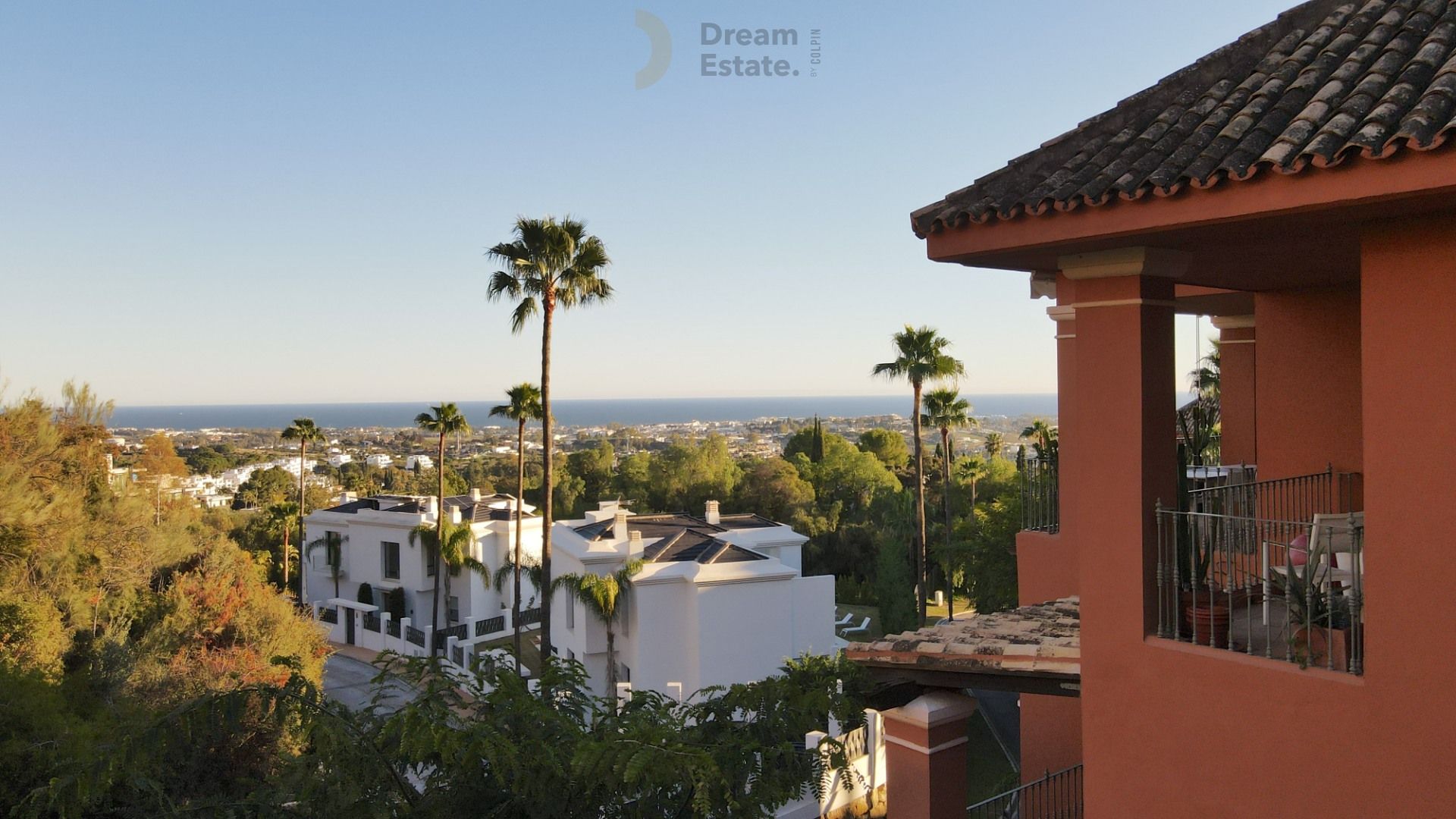 Ruim penthouse met 3 slaapkamers en panoramisch uitzicht op zee in Monte Halcones, Benahavis. foto 34