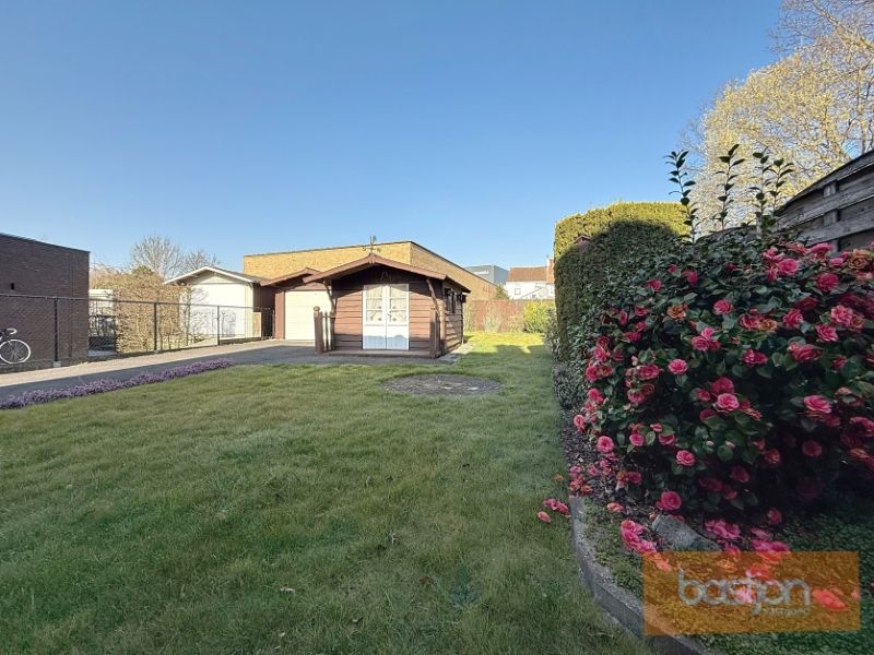 🏡 Te renoveren woning te koop in rustige buurt van Marke! foto 8