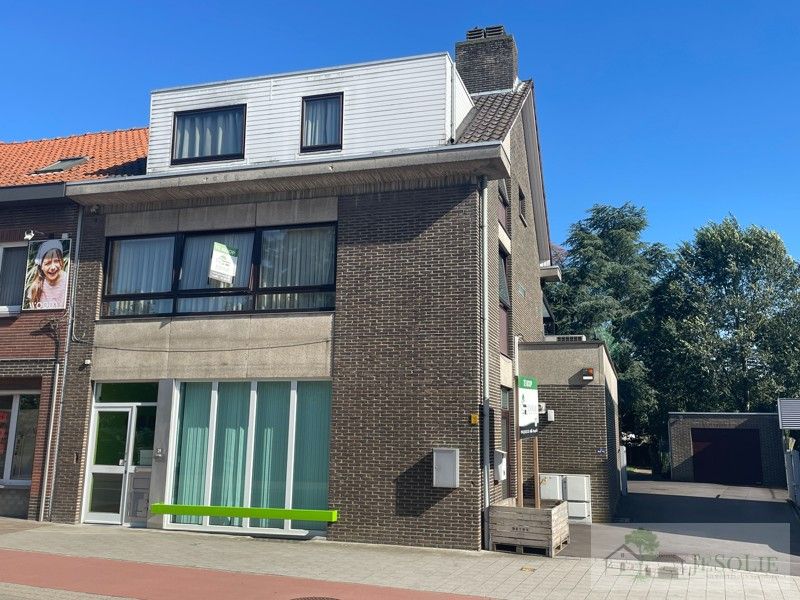 Handelspand + ruim appartement  met potentieel foto {{pictureIndex}}