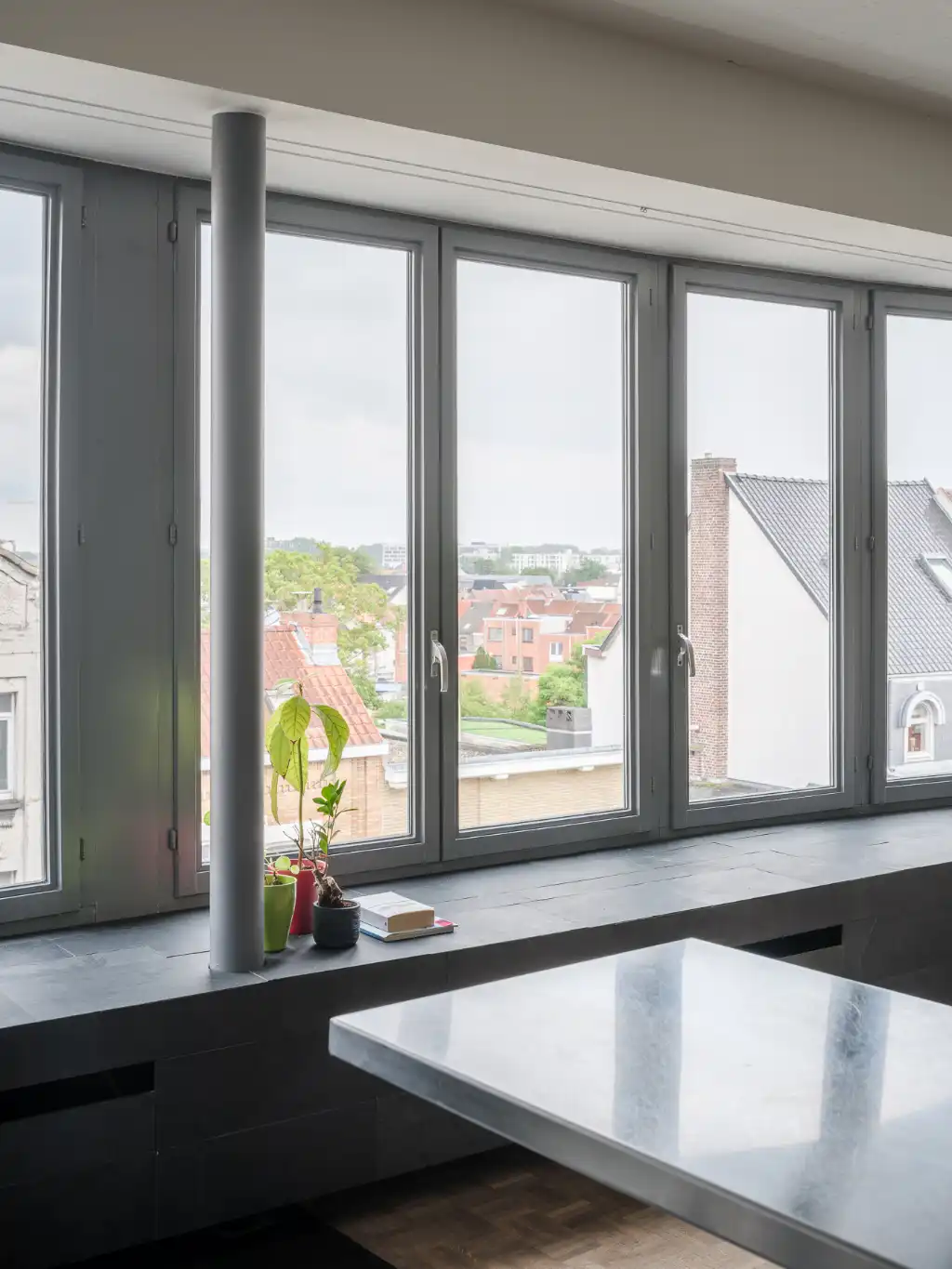 Ruim tweeslaapkamerappartement met verzicht nabij het Citadelpark en stadscentrum. foto 13