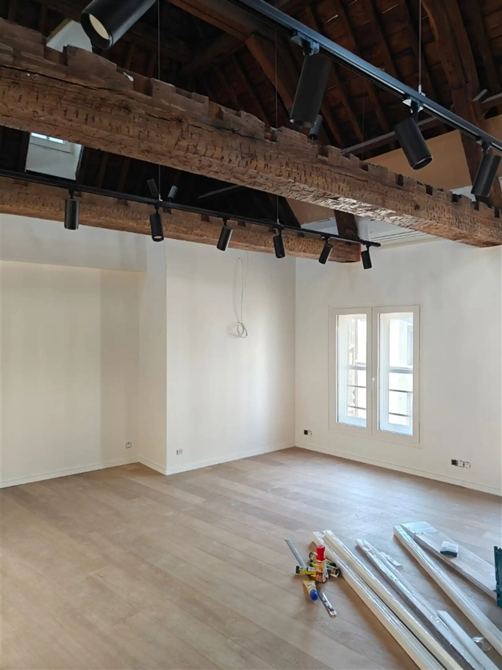 Gerenoveerd kantoor/showroom op toplocatie foto 4