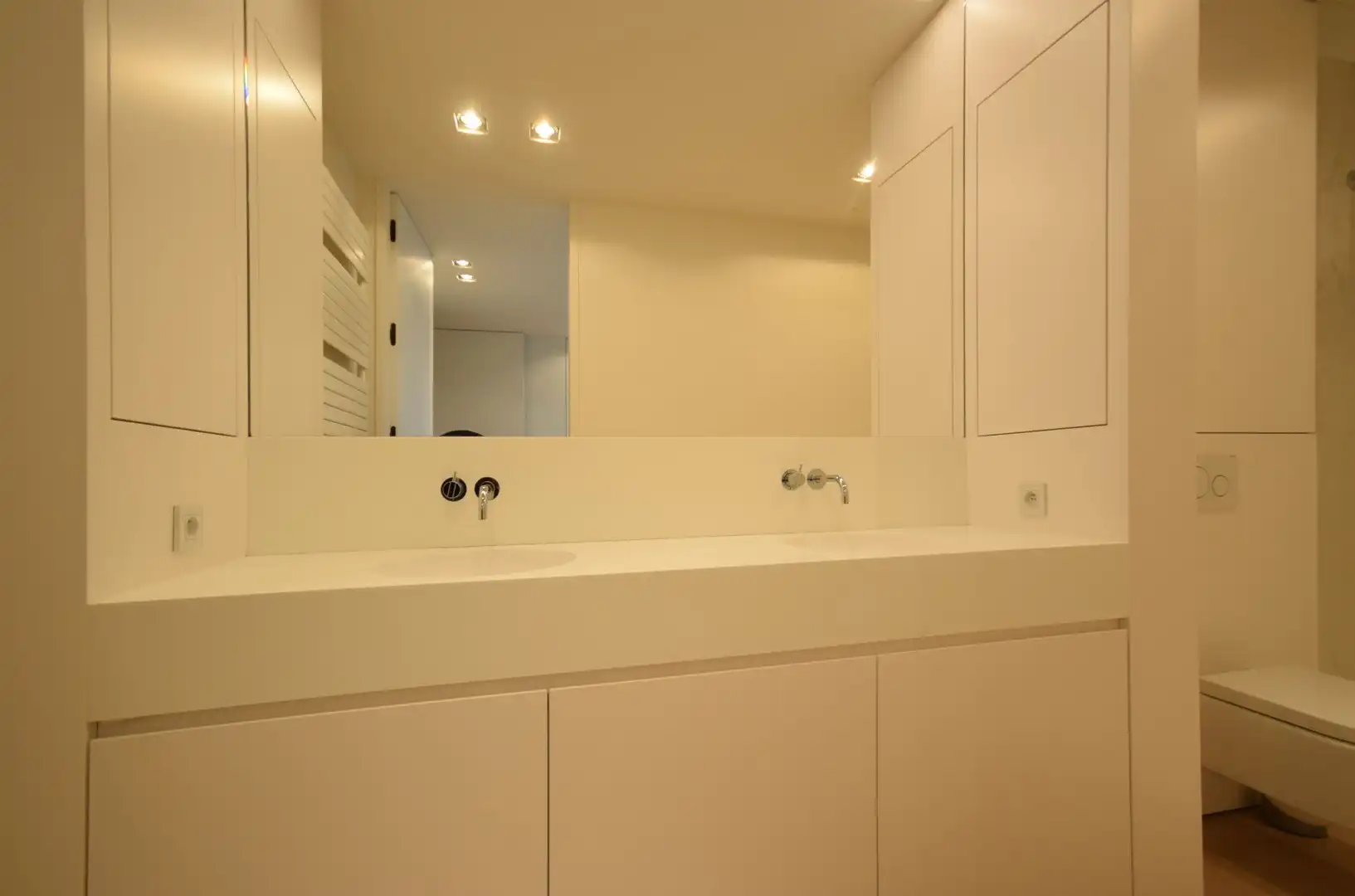 UNIEK EN ZEER HOOGSTAAND AFGEWERKT PENTHOUSE AAN HET STERREBOS foto 20