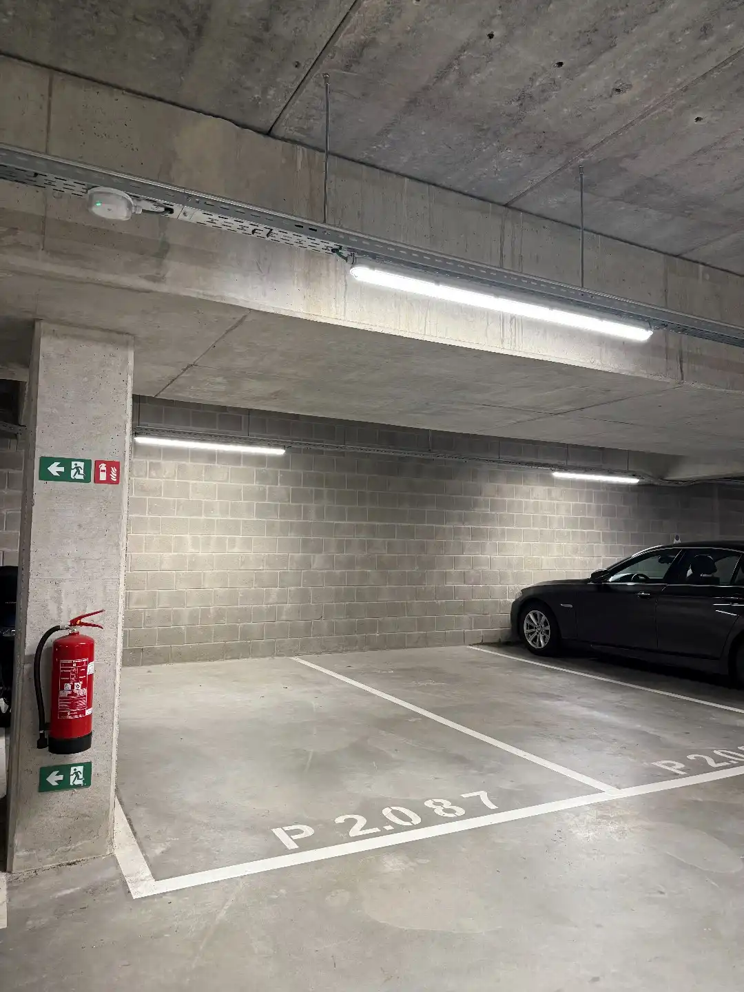 AUTOSTAANPLAATS VLAKBIJ ZEEDIJK foto 2