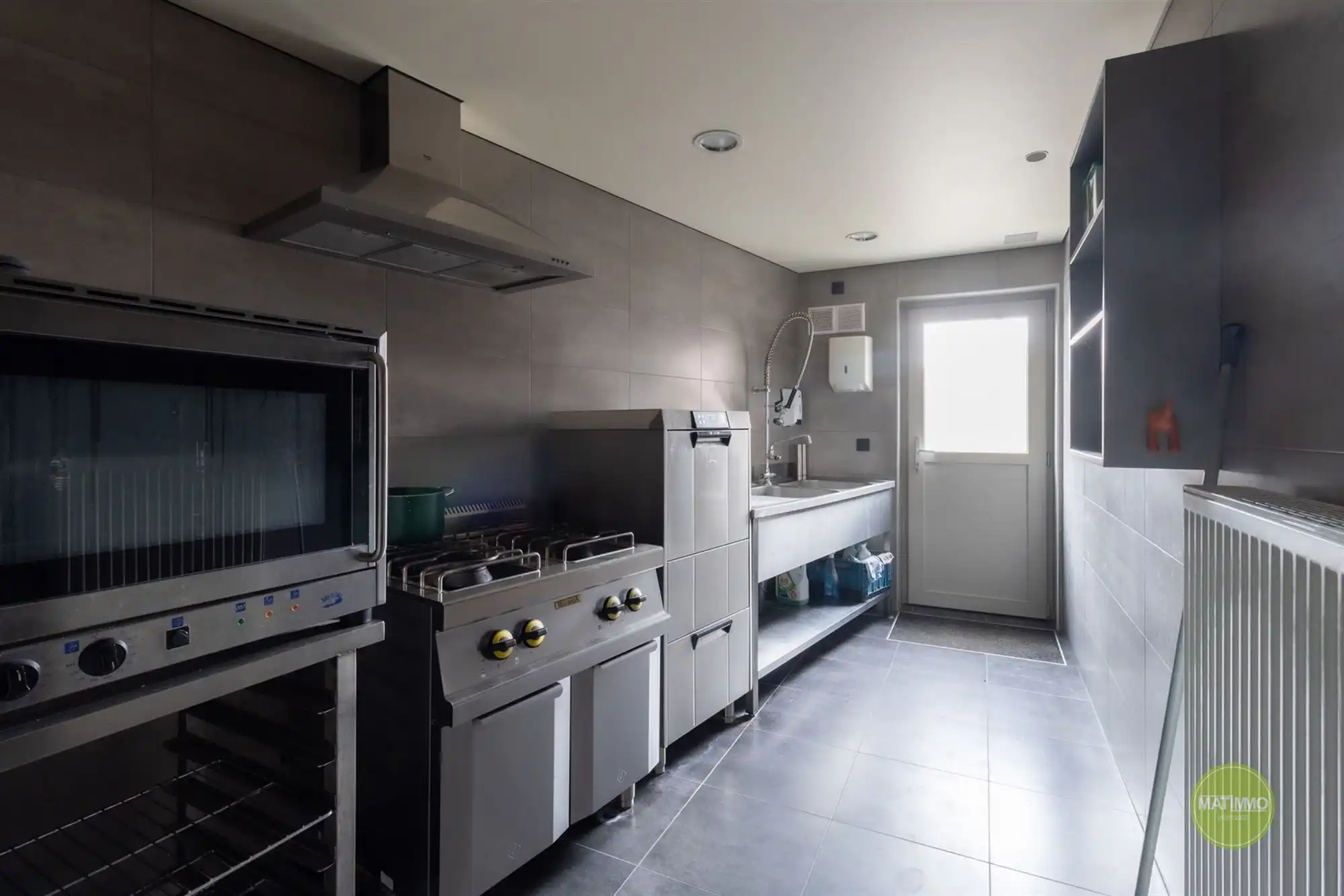 Commercieel handelspand met duplex appartement in Balen foto 6