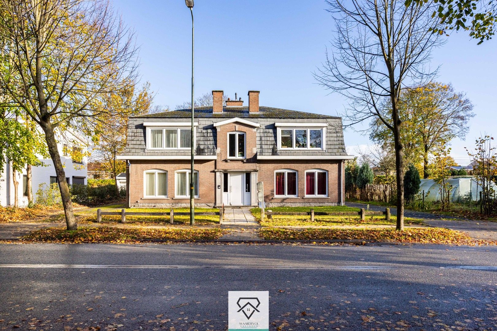 Opbrengsteigendom met 4 appartementen en 2 dubbele garageboxen te koop foto 22