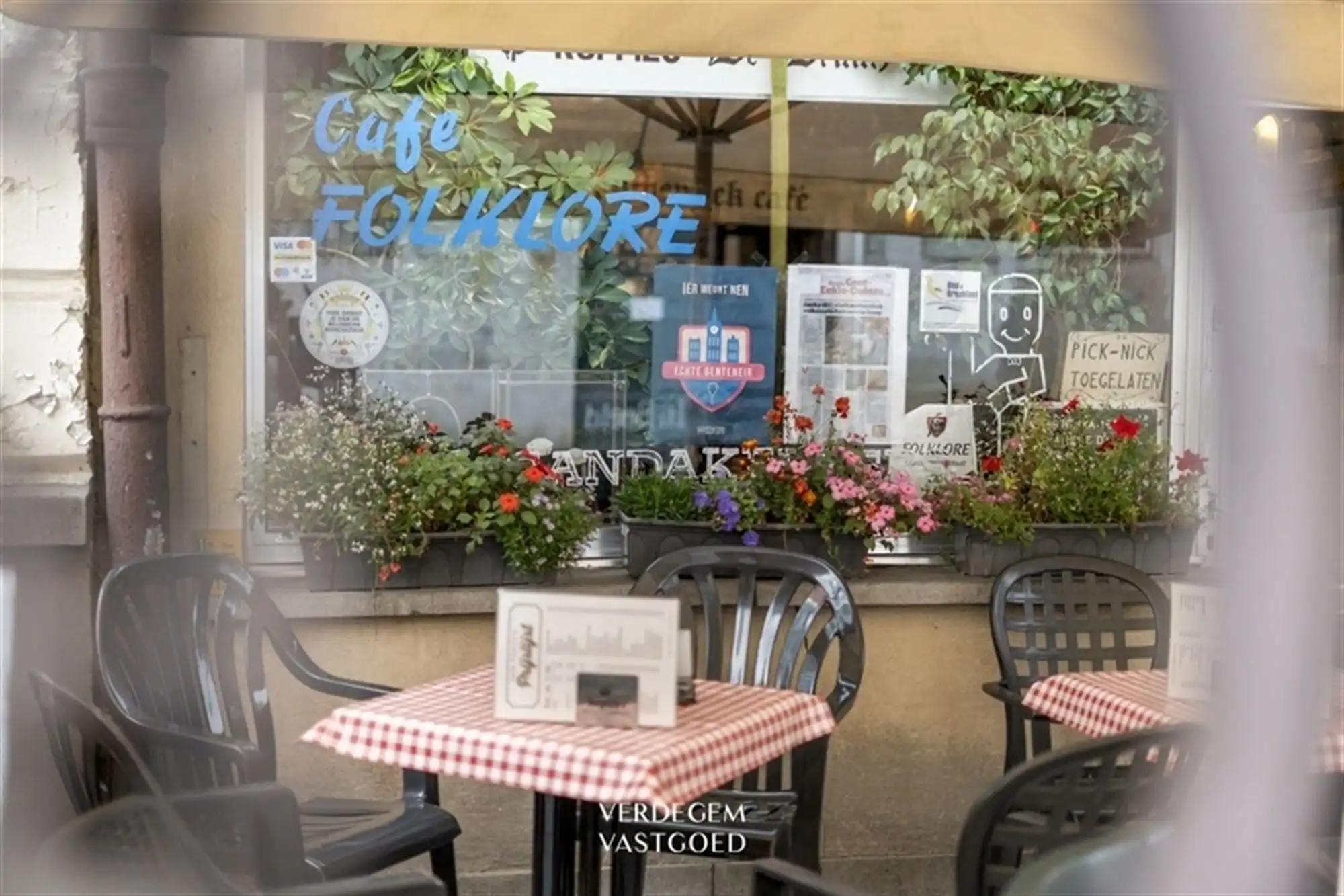 Café Folklore: een kans om geschiedenis te schrijven in hartje Gent foto {{pictureIndex}}