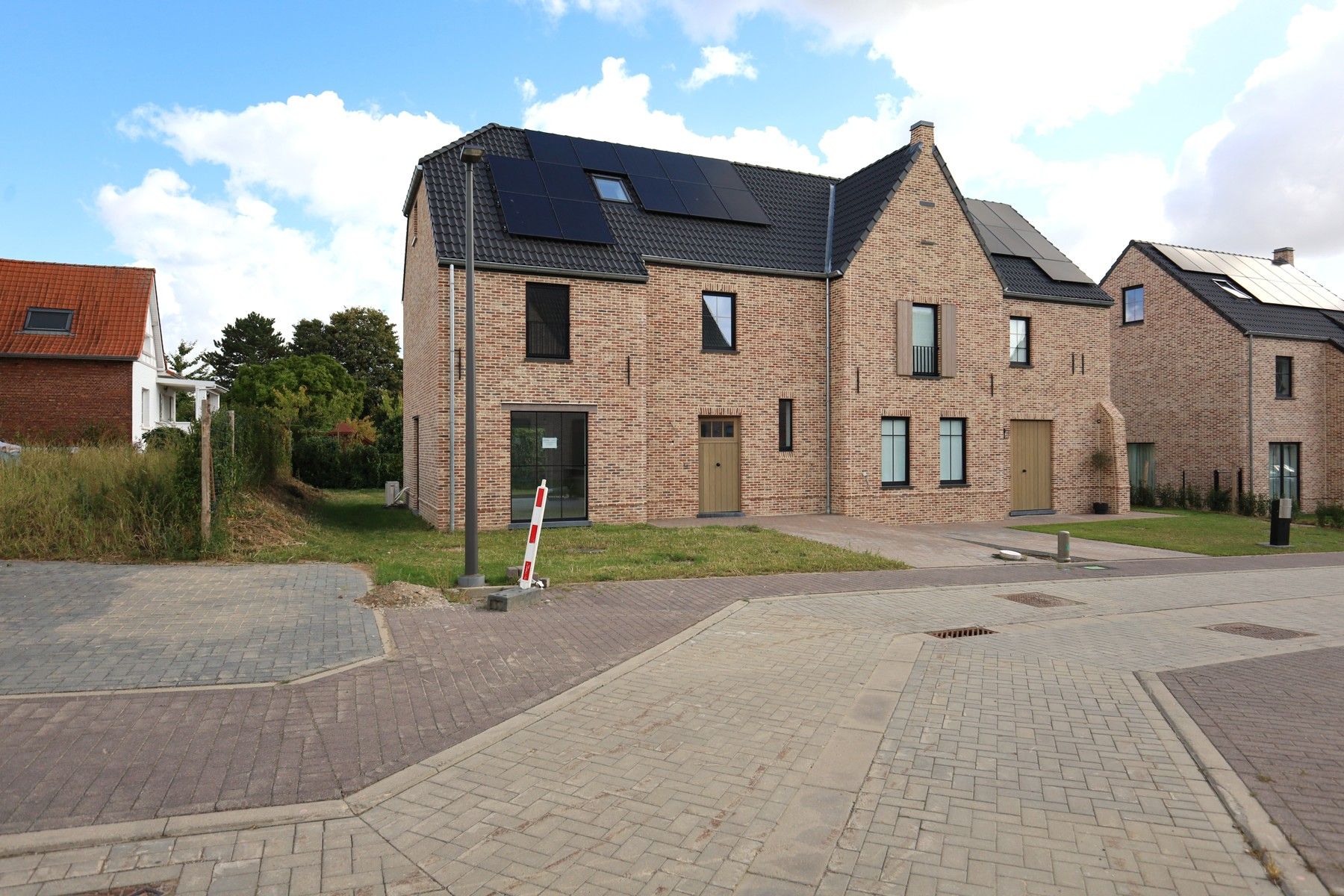 LAATSTE KANSEN - 85 % VERKOCHT - NIEUWBOUW AAN 6% * foto {{pictureIndex}}