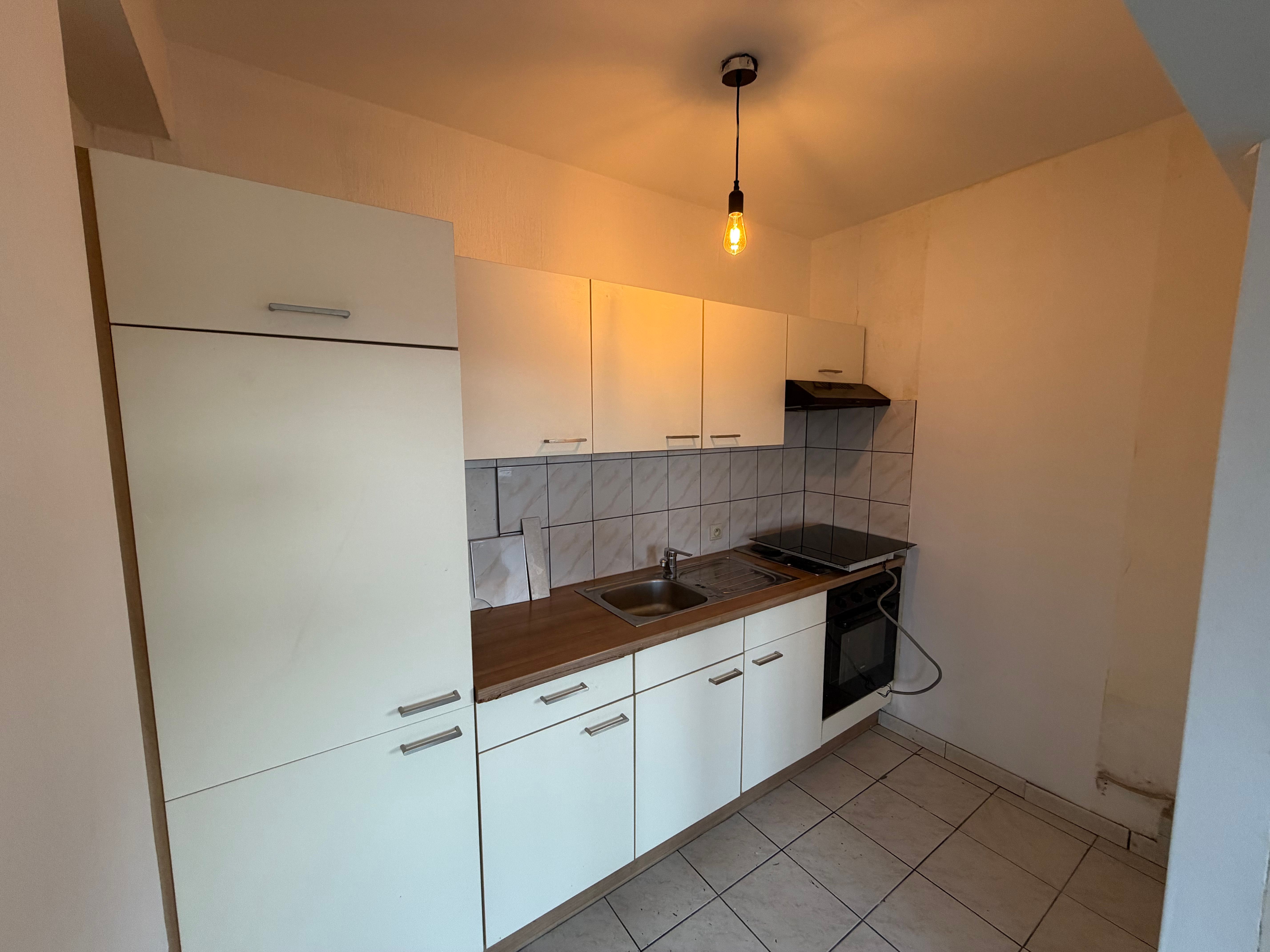 Genk, Dieplaan 53 bus 28 - Gezellig appartement met 1 slaapkamer ( 43 m2) en kelderberging in het hart van Genk. foto 4