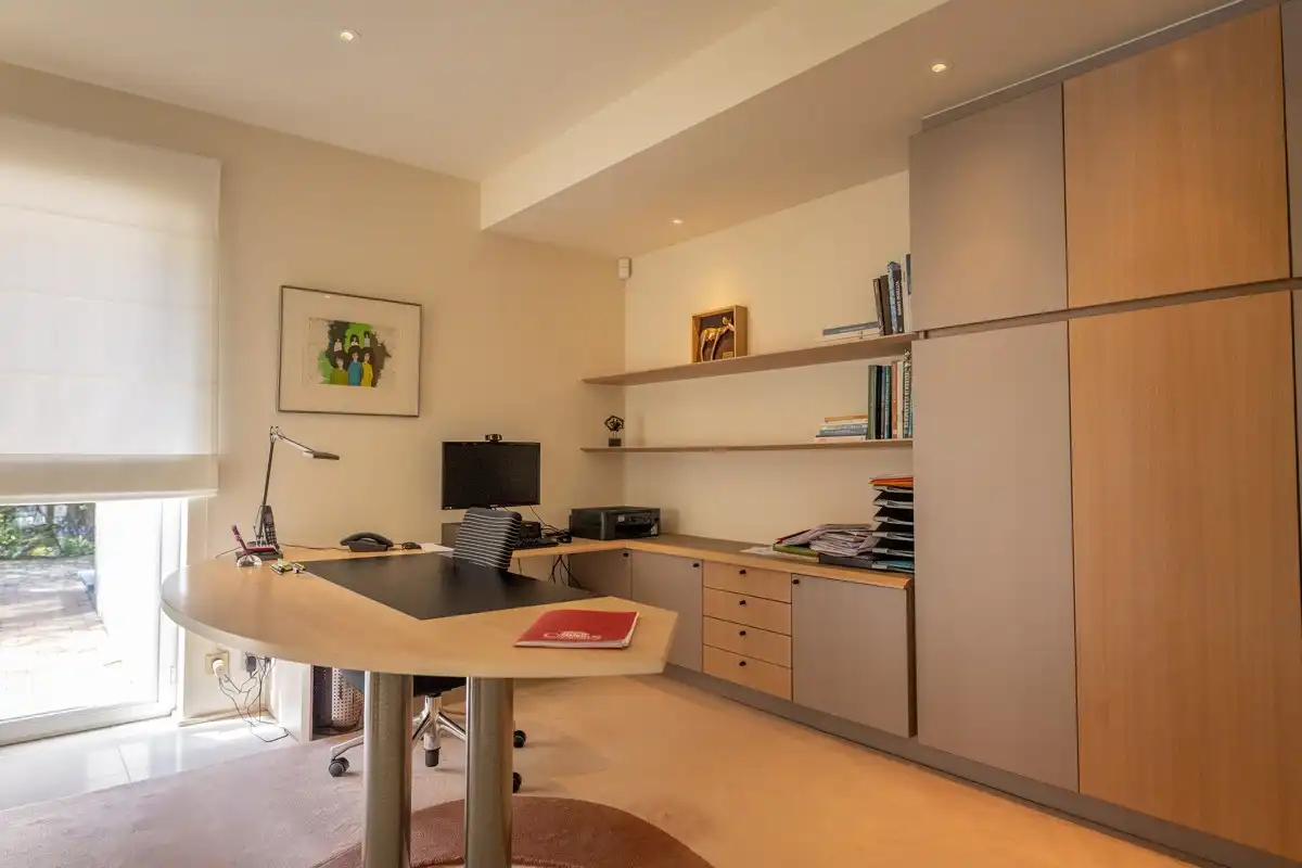 Architecturale villa op 3451 m² met 5 slaapkamers omgeven door natuur. foto 13