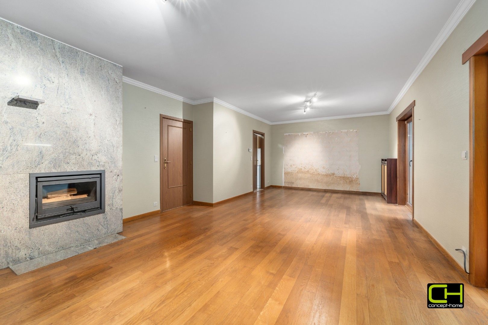 Bungalow woning met twee slaapkamers + bureaukamer te koop in Lievegem foto 3