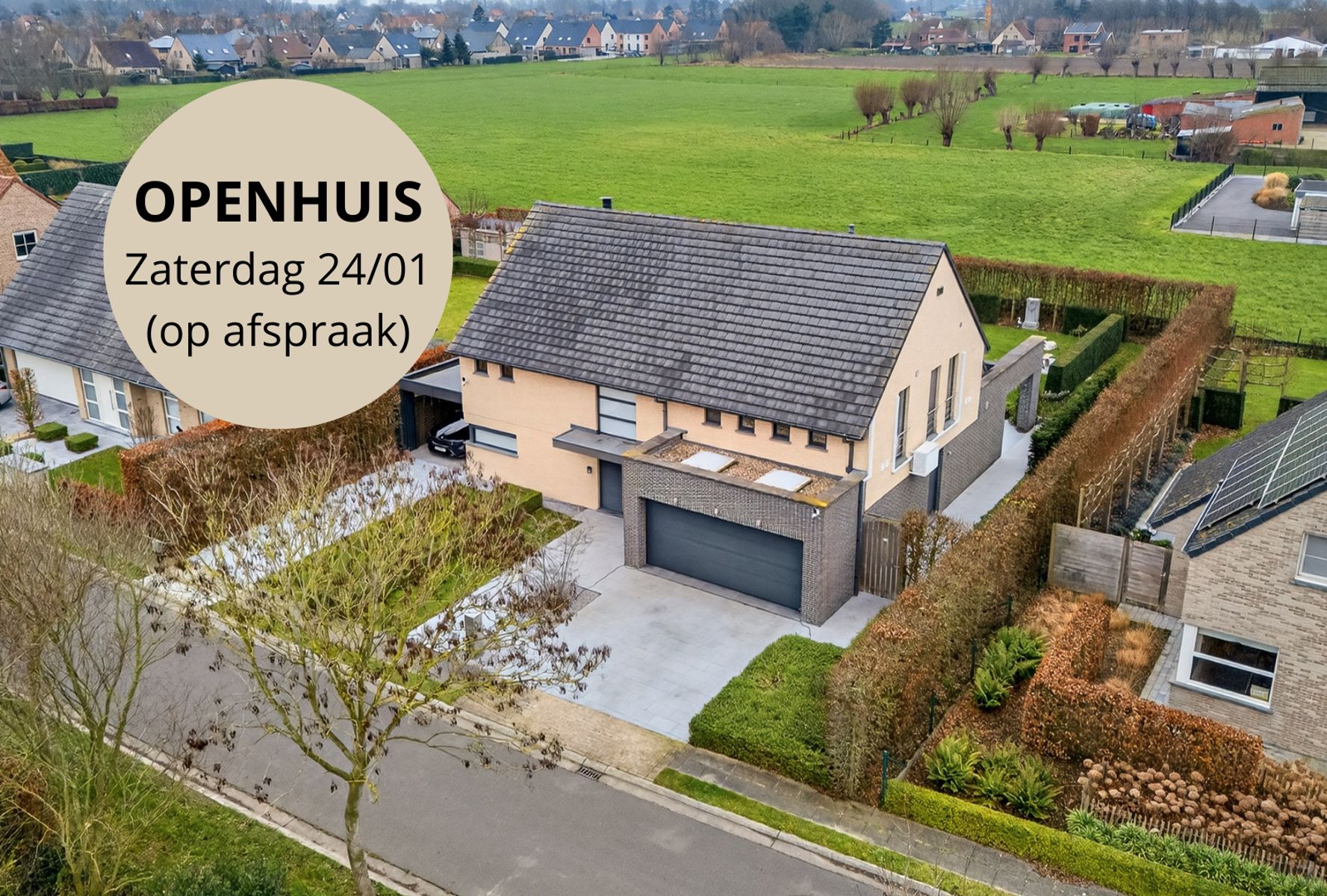 Rustig gelegen exclusieve villa met zwembad in Jabbeke foto {{pictureIndex}}