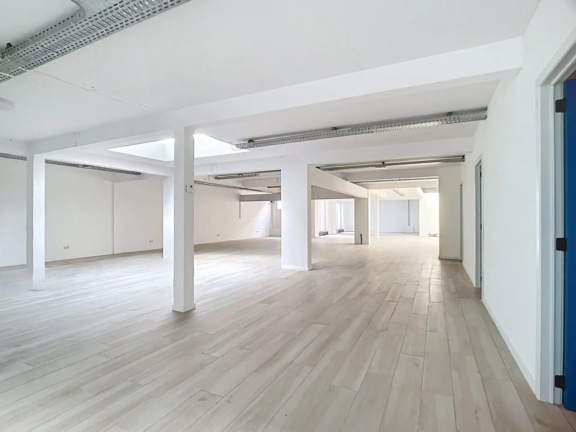 Prachtige kantoren te huur nabij het Antwerpse Eilandje van 675m². foto 3