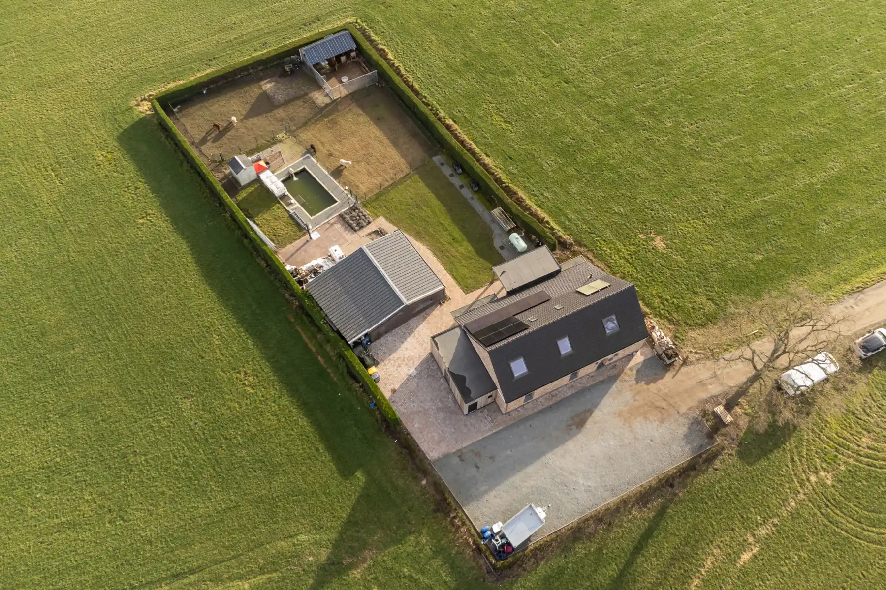 Gerenoveerde vrijstaande woning met 3 slaapkamers op een unieke locatie in Merksplas. foto 27