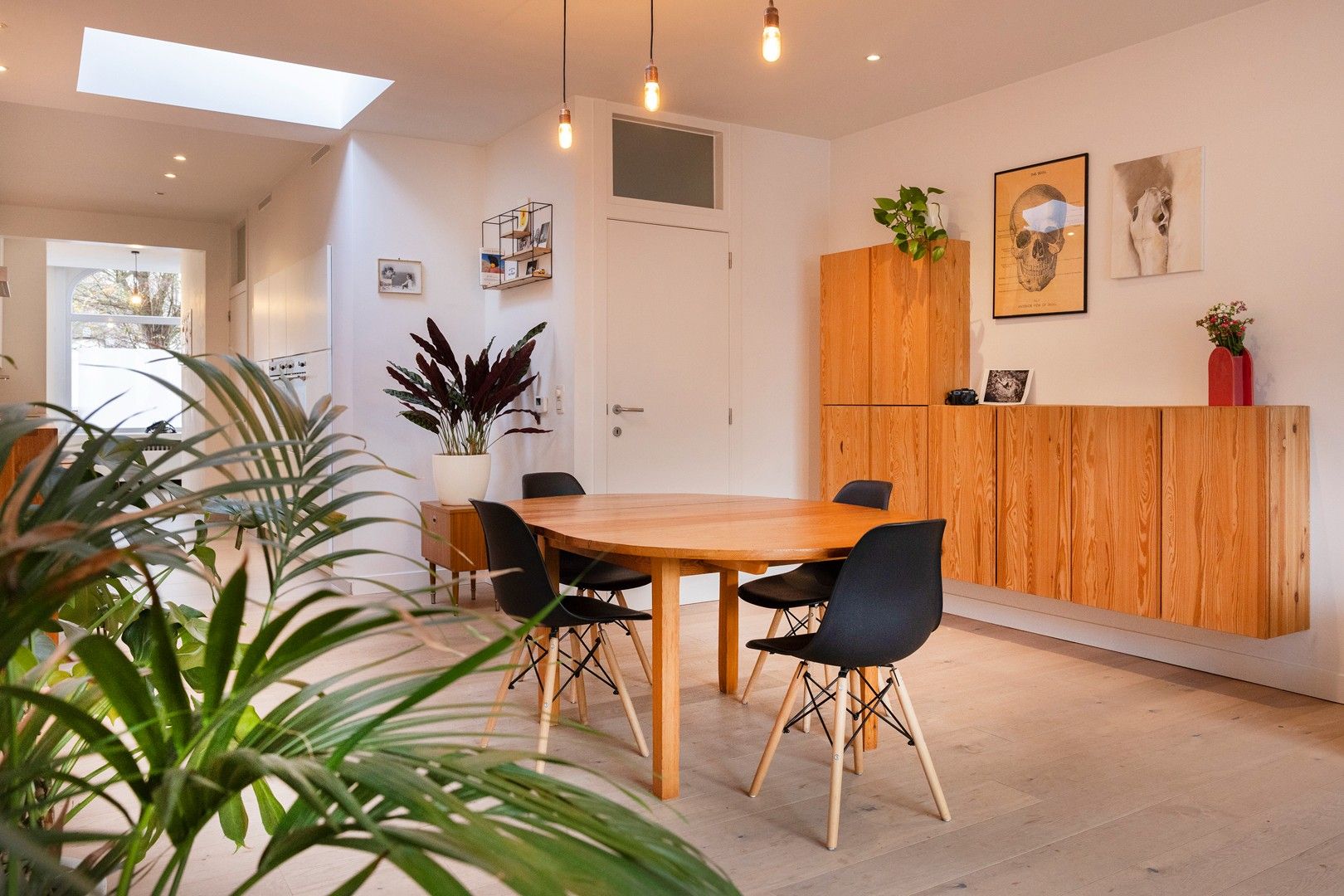 Karaktervolle woning met 4 slaapkamers en tuin. foto 2